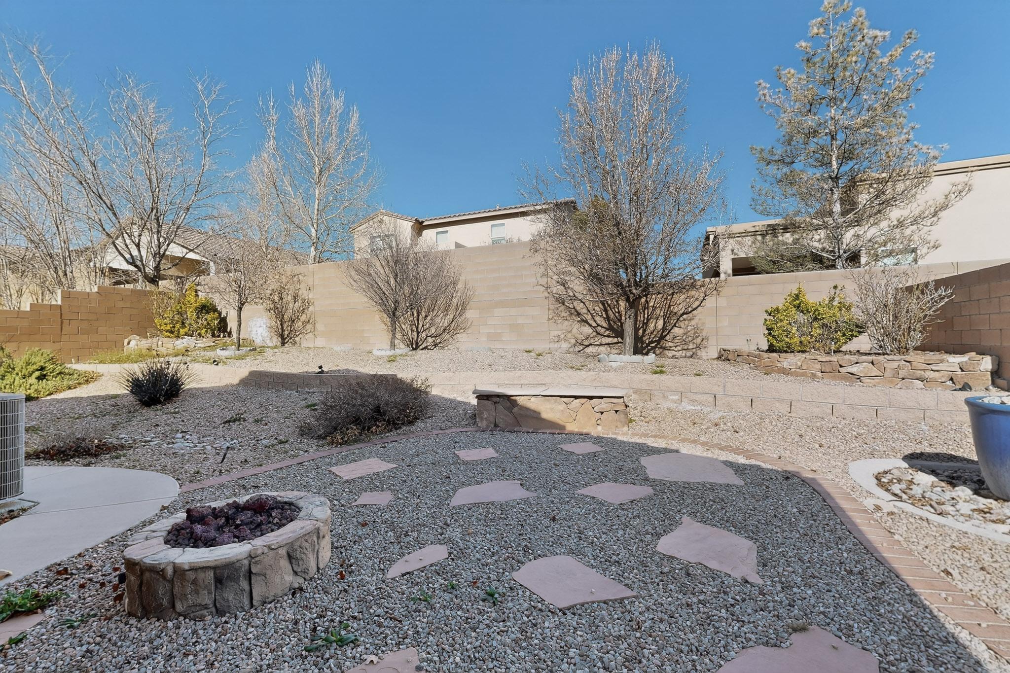 2558 Cerro Parrido Road SE