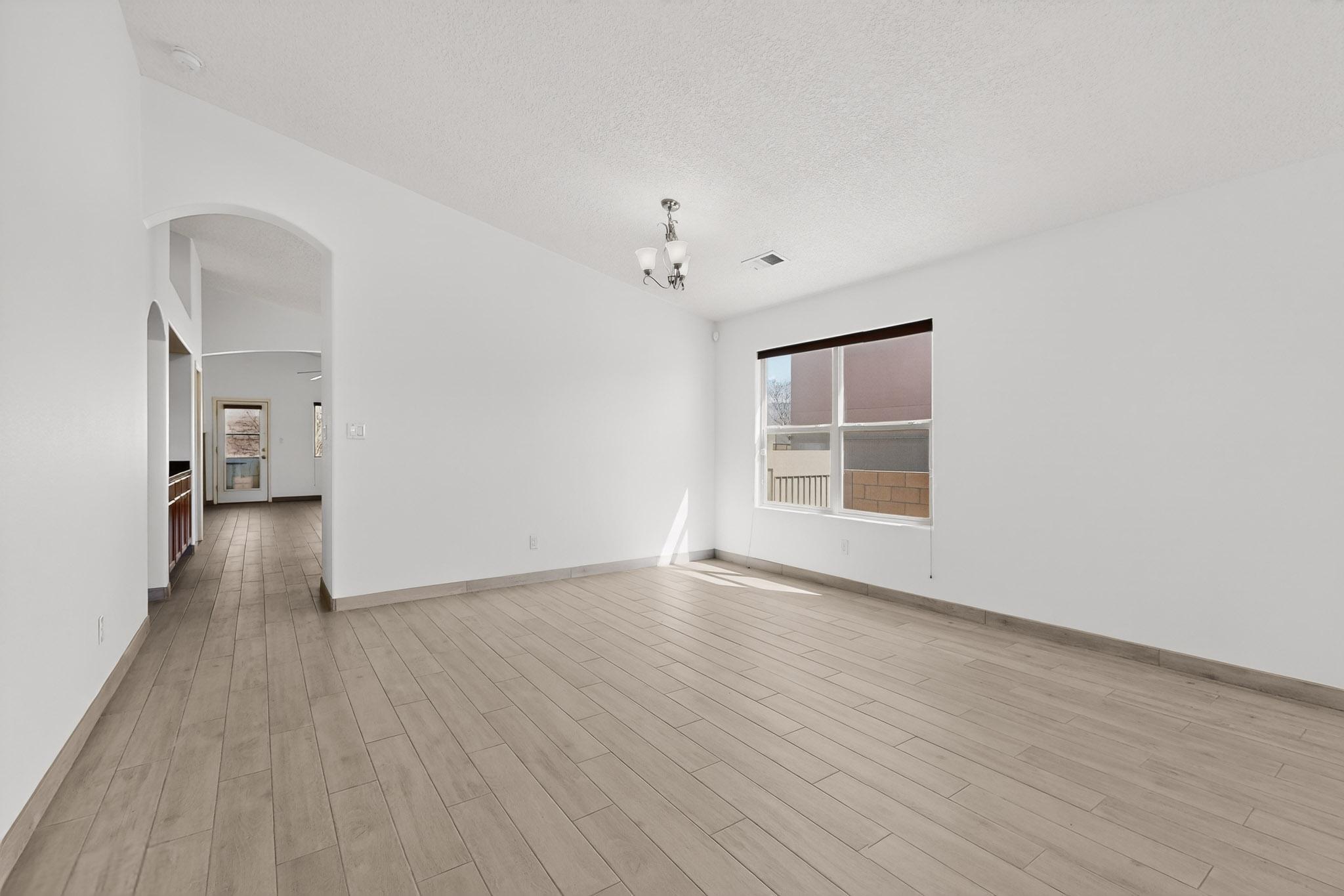 2558 Cerro Parrido Road SE