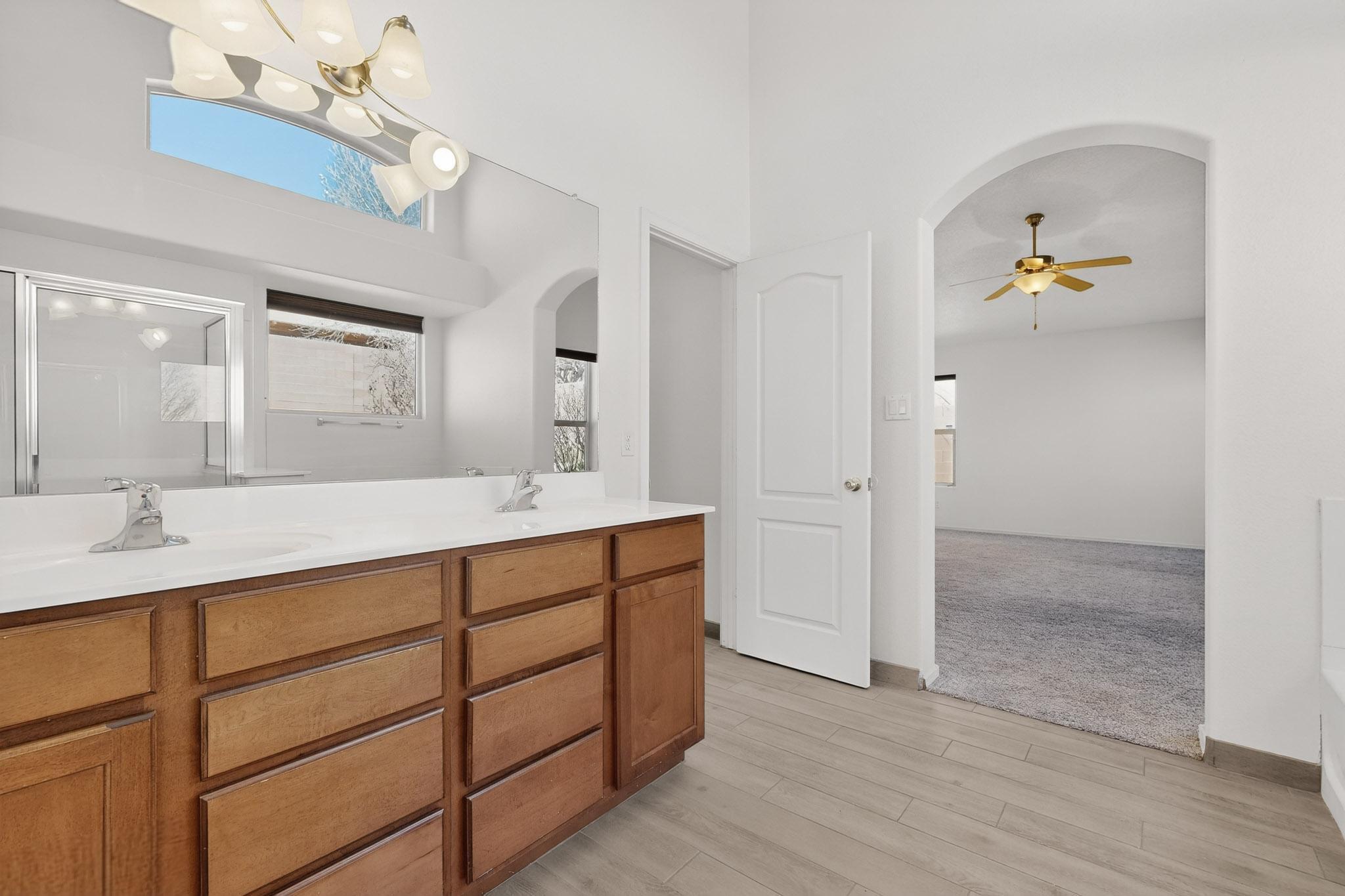 2558 Cerro Parrido Road SE
