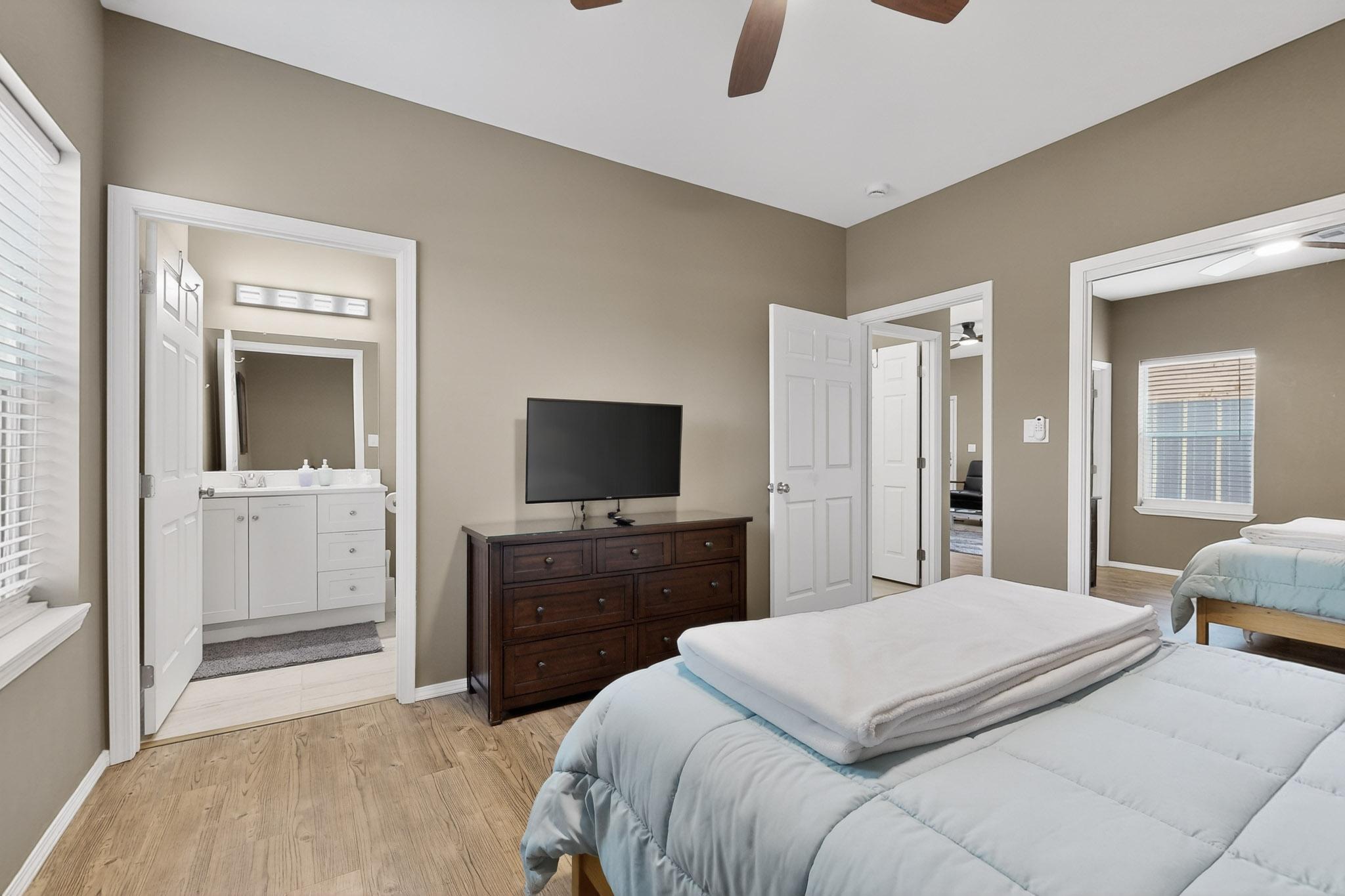 321 Columbia Drive SE