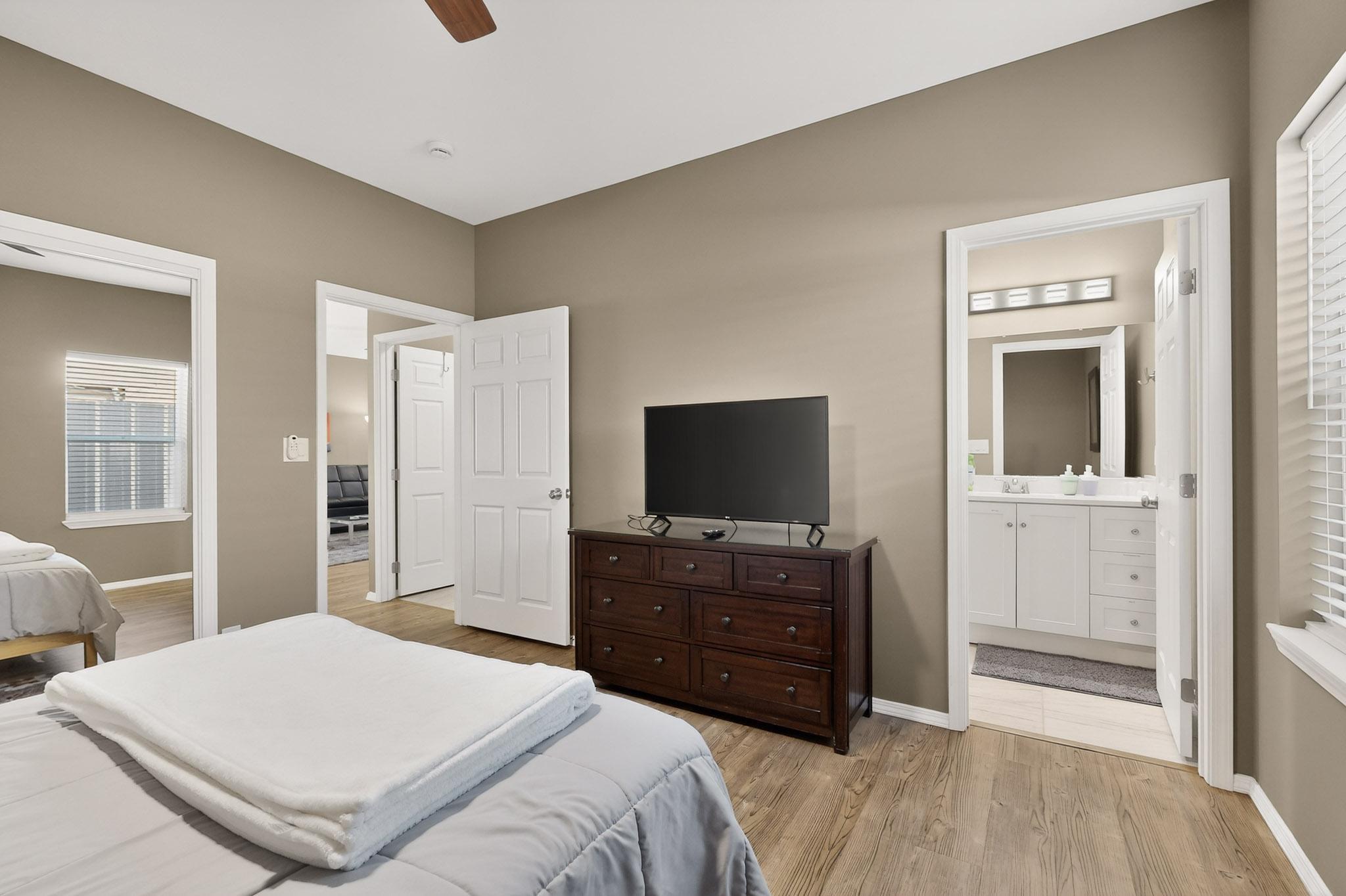 321 Columbia Drive SE