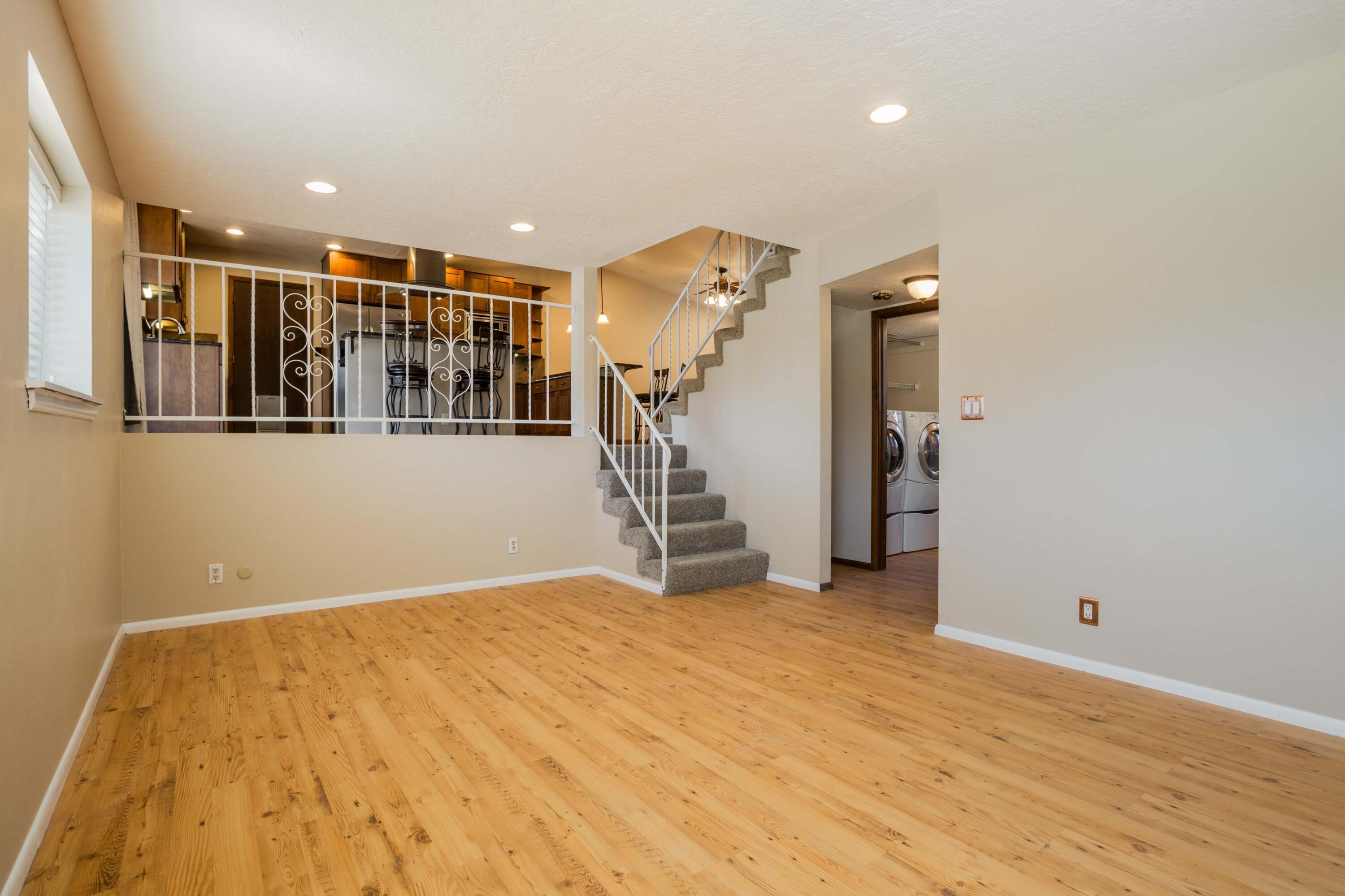 10816 Lowe Street NE