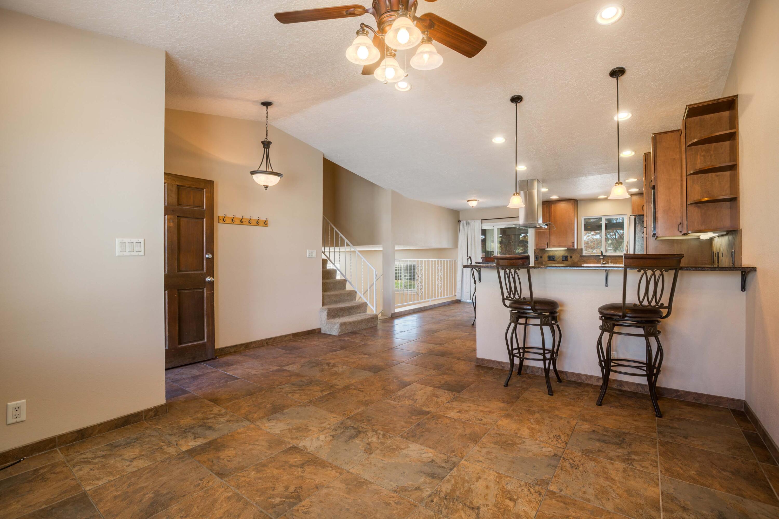 10816 Lowe Street NE