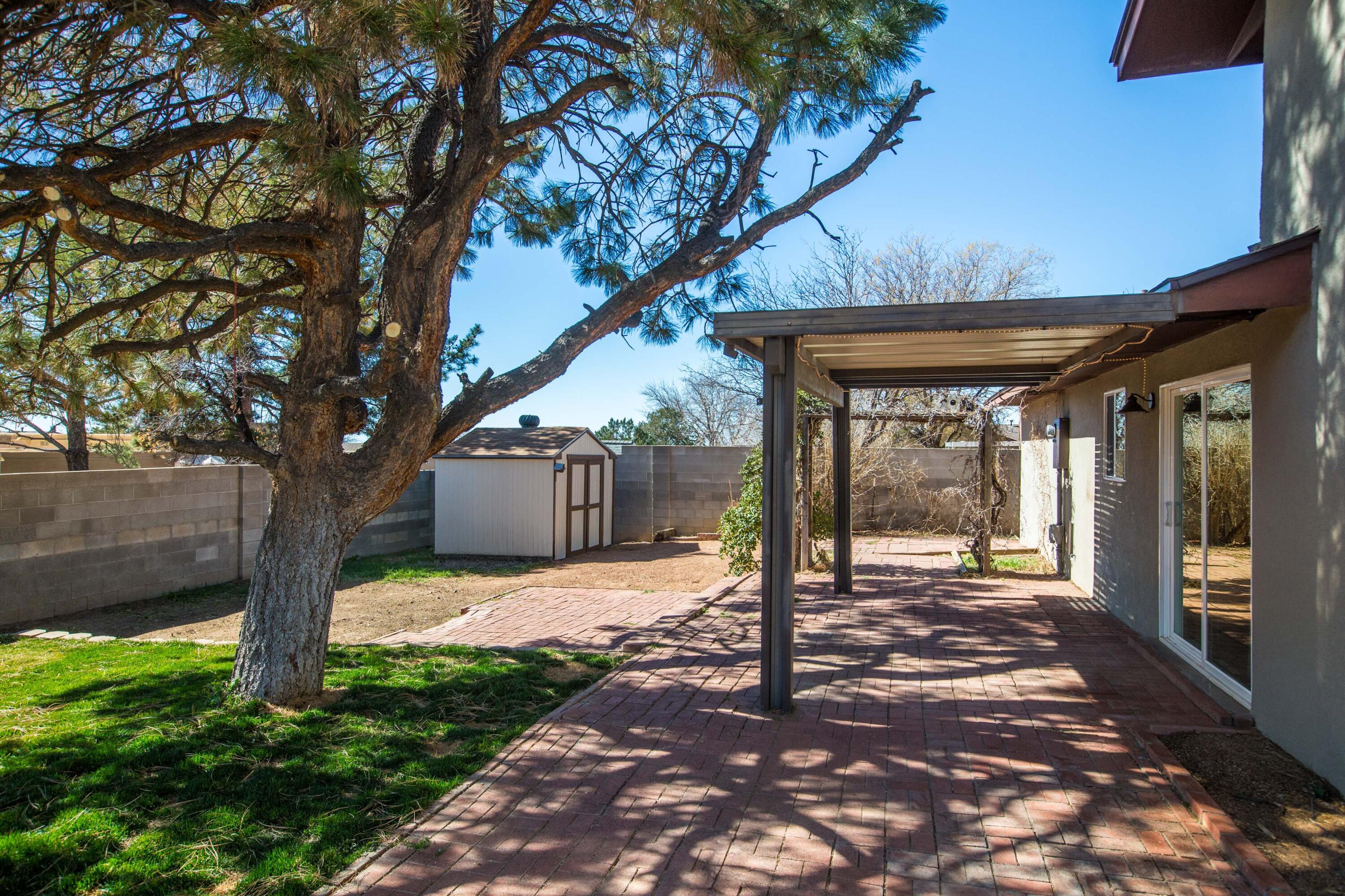 10816 Lowe Street NE