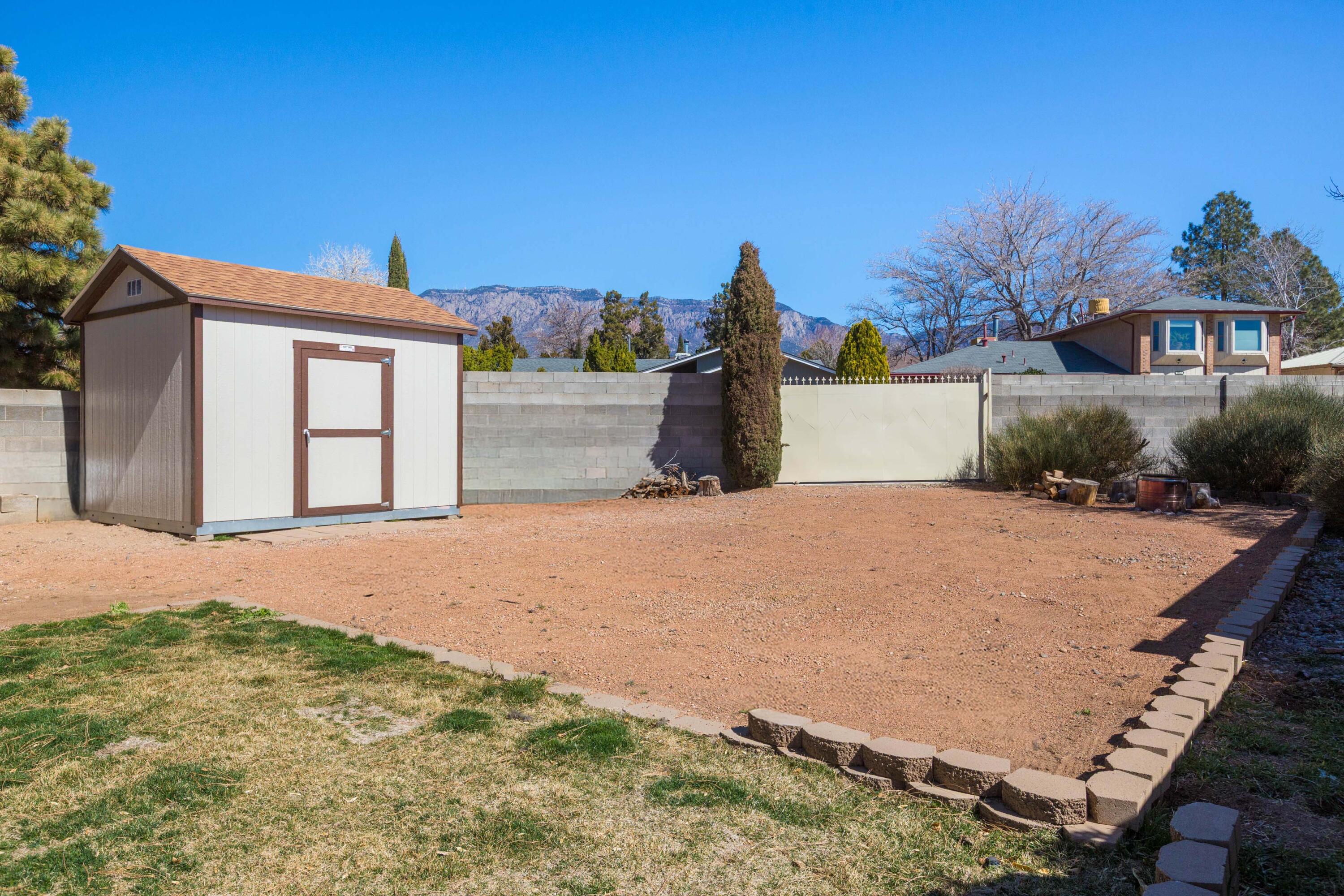 10816 Lowe Street NE