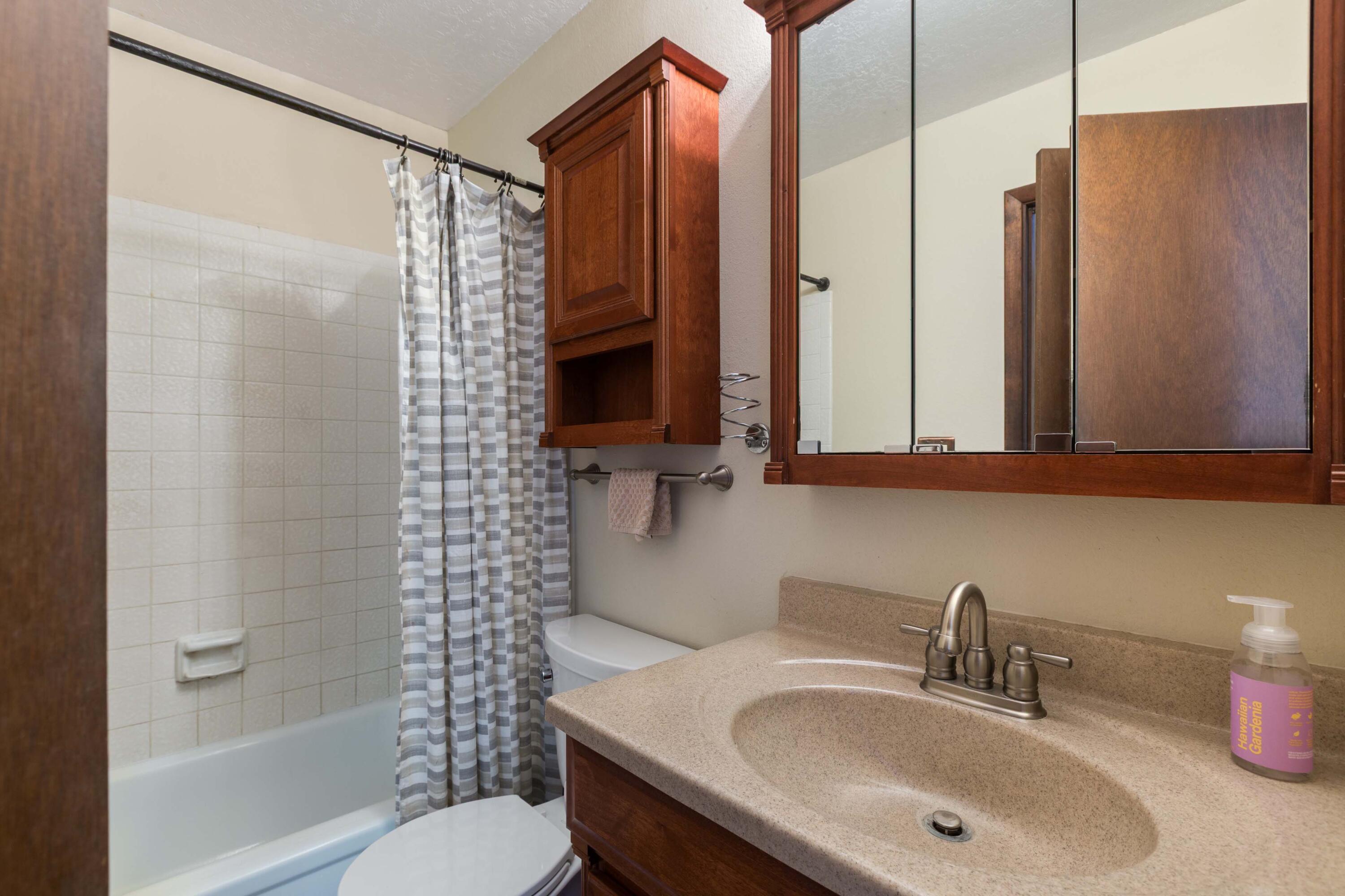 10816 Lowe Street NE