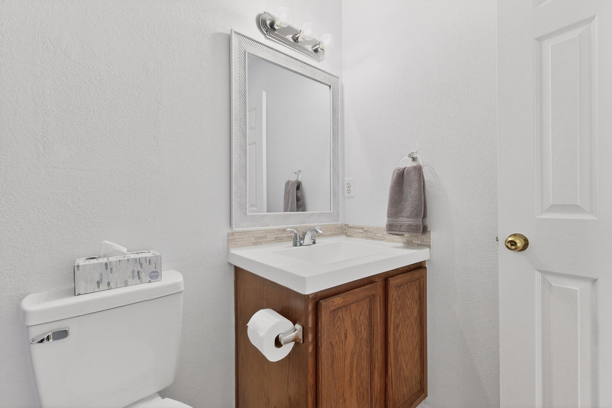 5900 Camino De La Luna NW