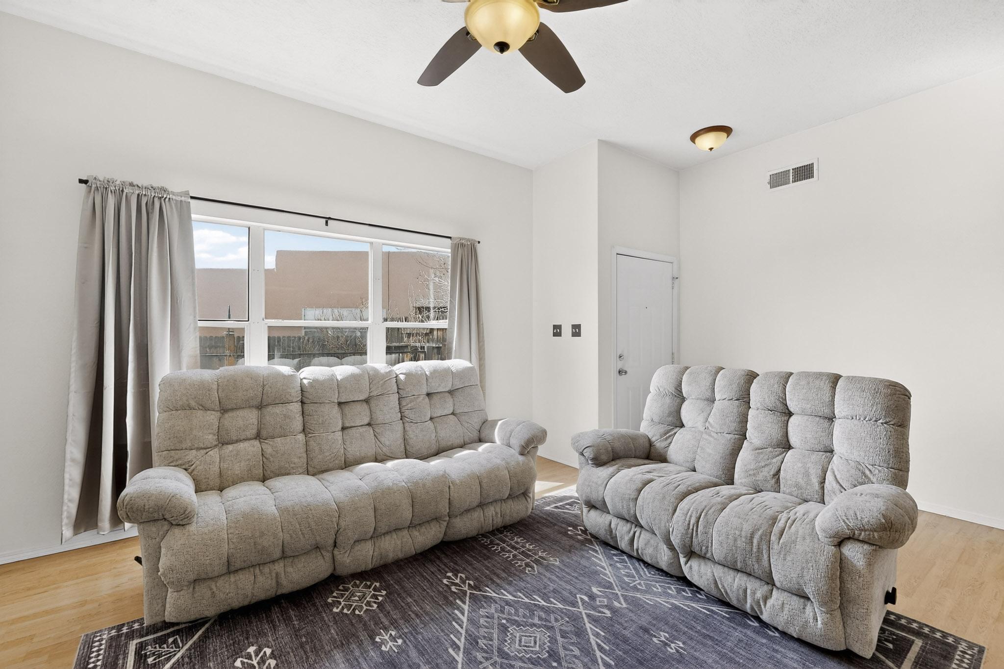 5900 Camino De La Luna NW
