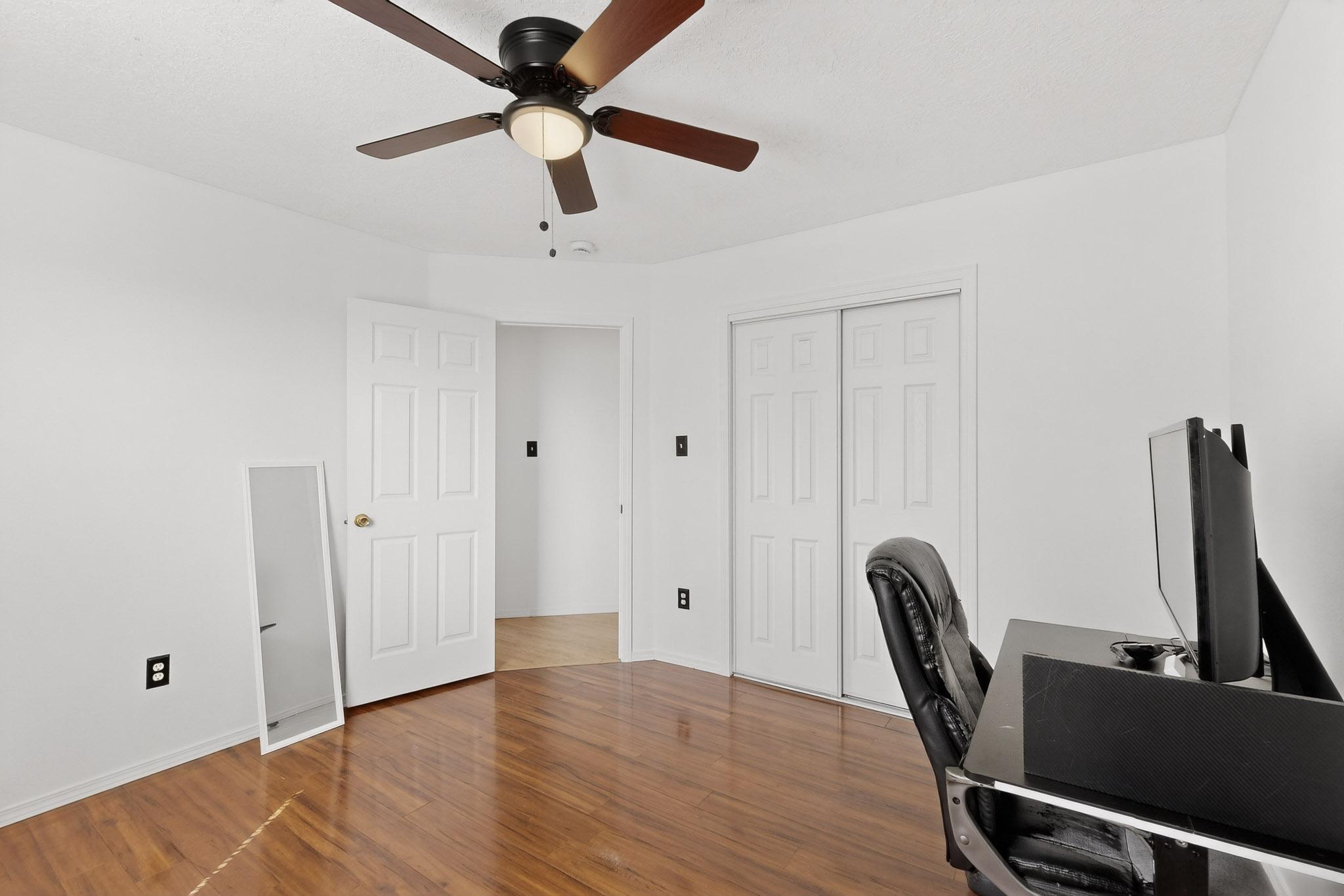 5900 Camino De La Luna NW