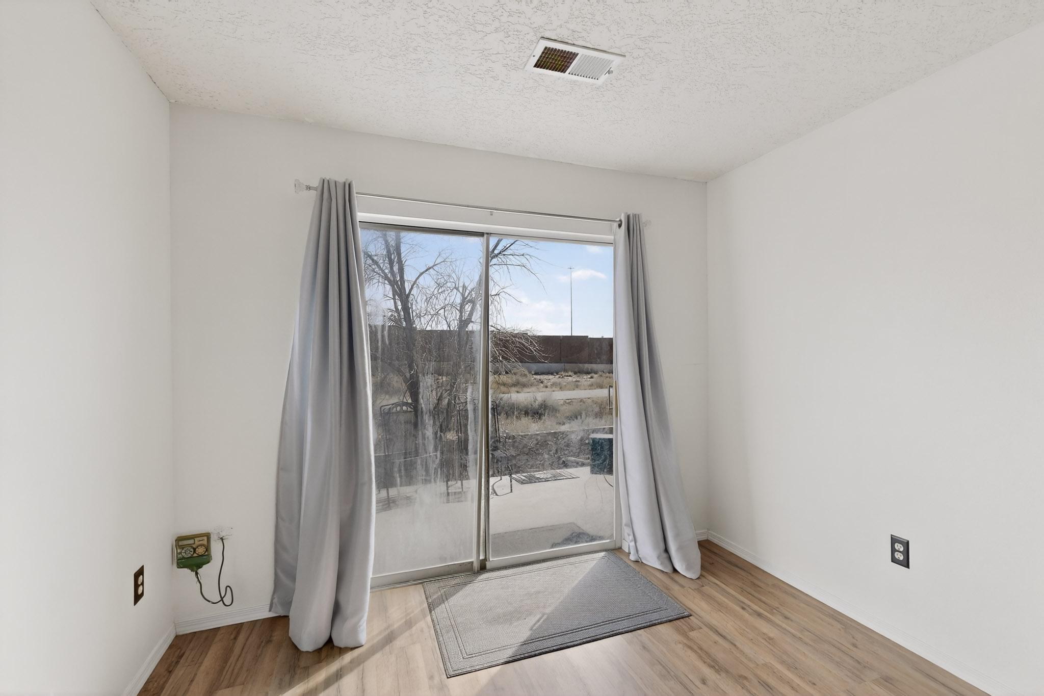 5900 Camino De La Luna NW
