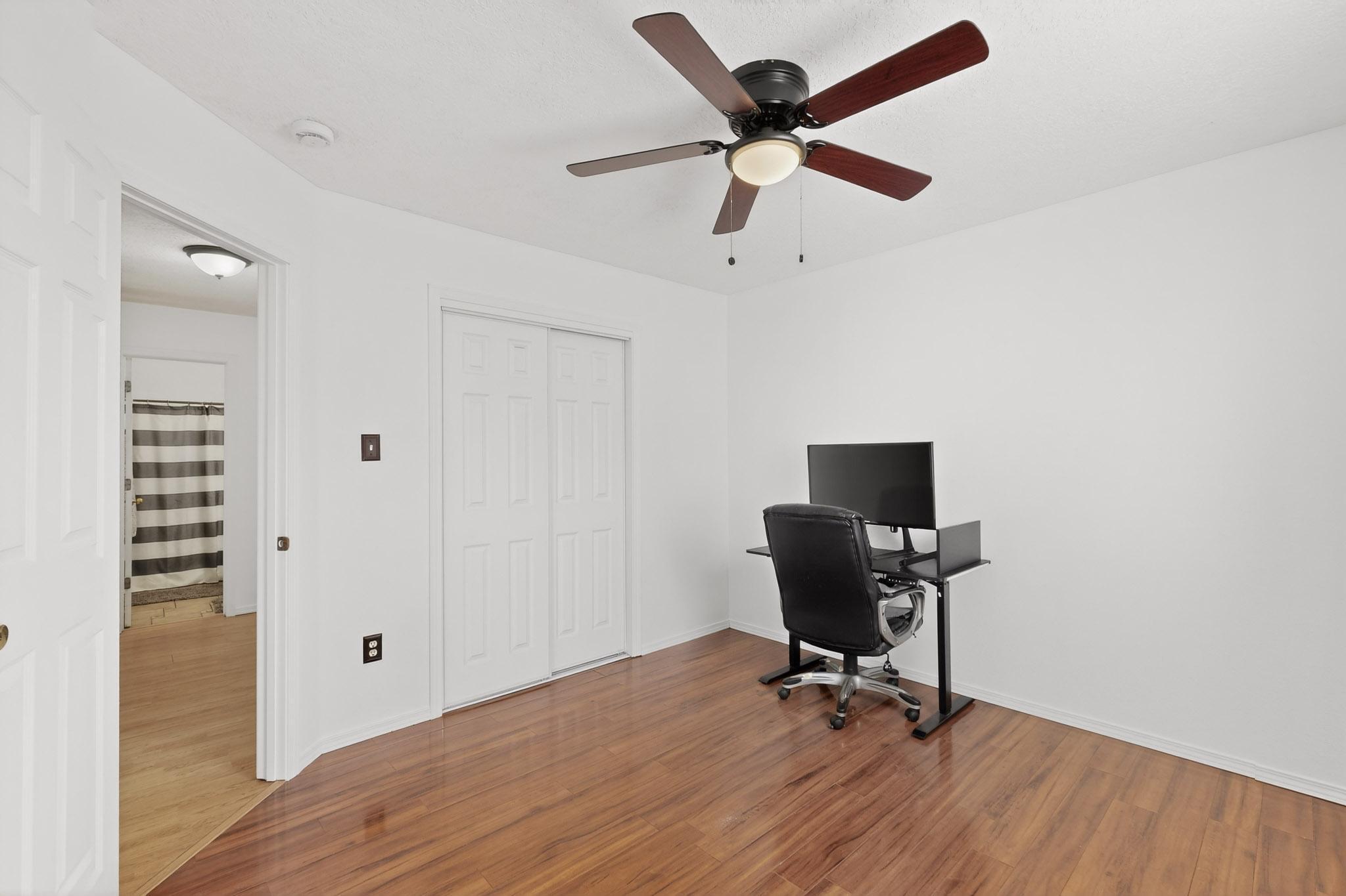 5900 Camino De La Luna NW
