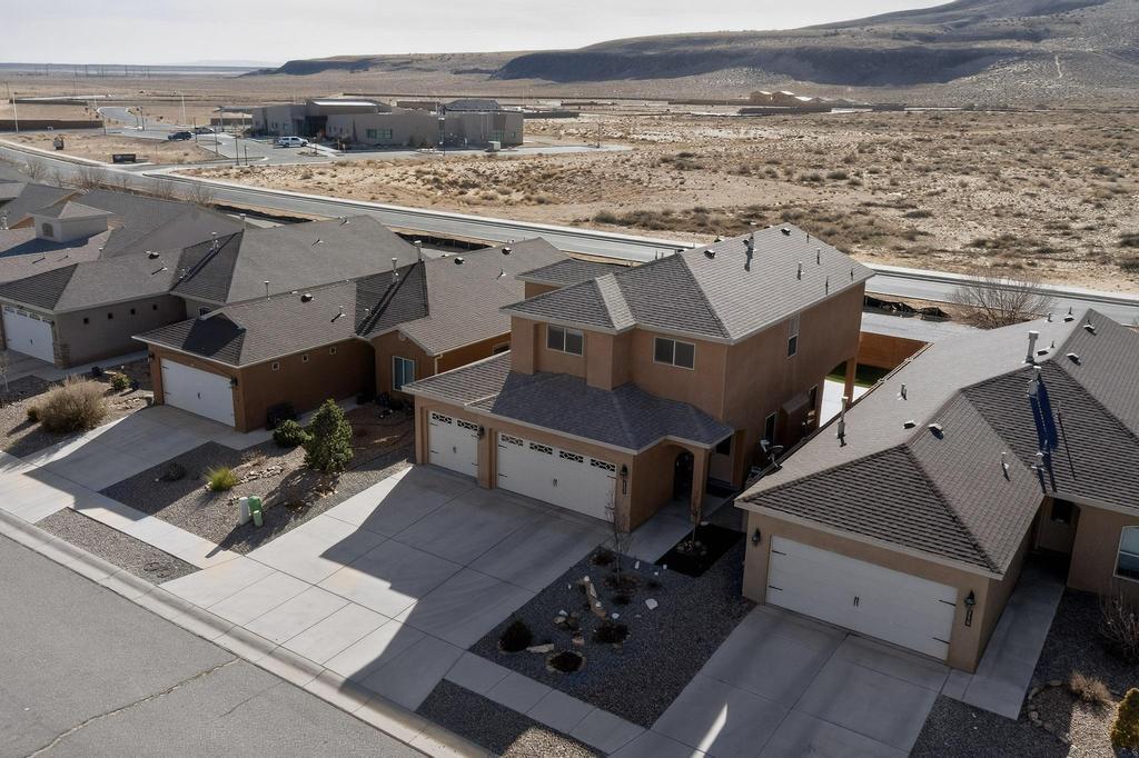 860 Firewheel Loop SW