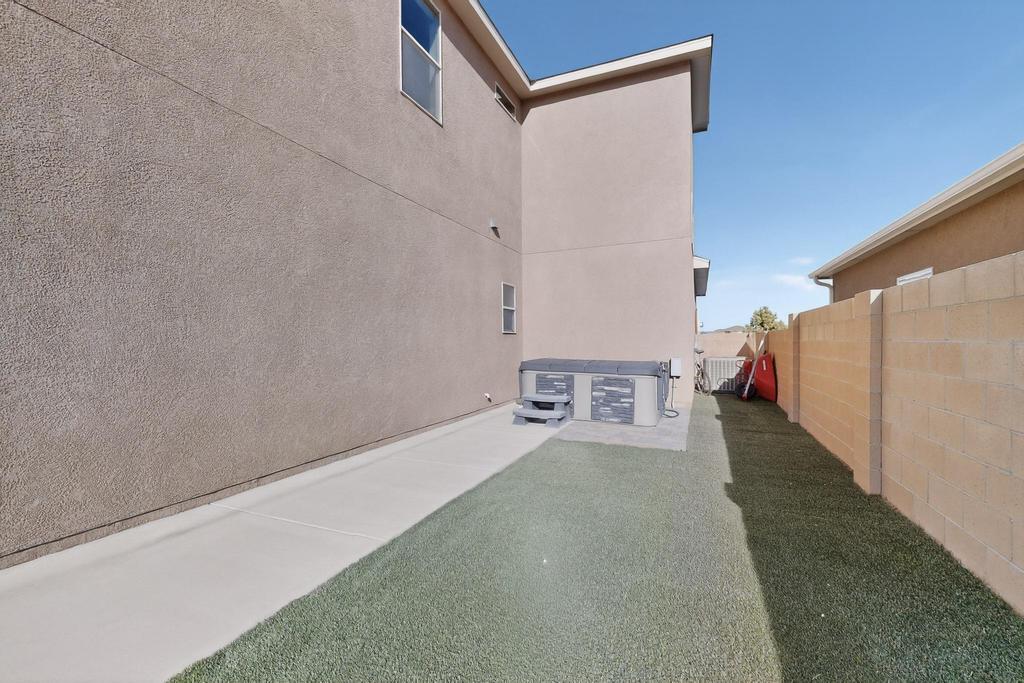 860 Firewheel Loop SW