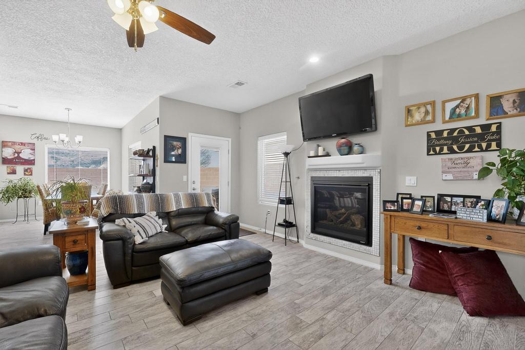 860 Firewheel Loop SW