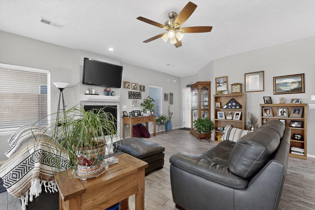 860 Firewheel Loop SW