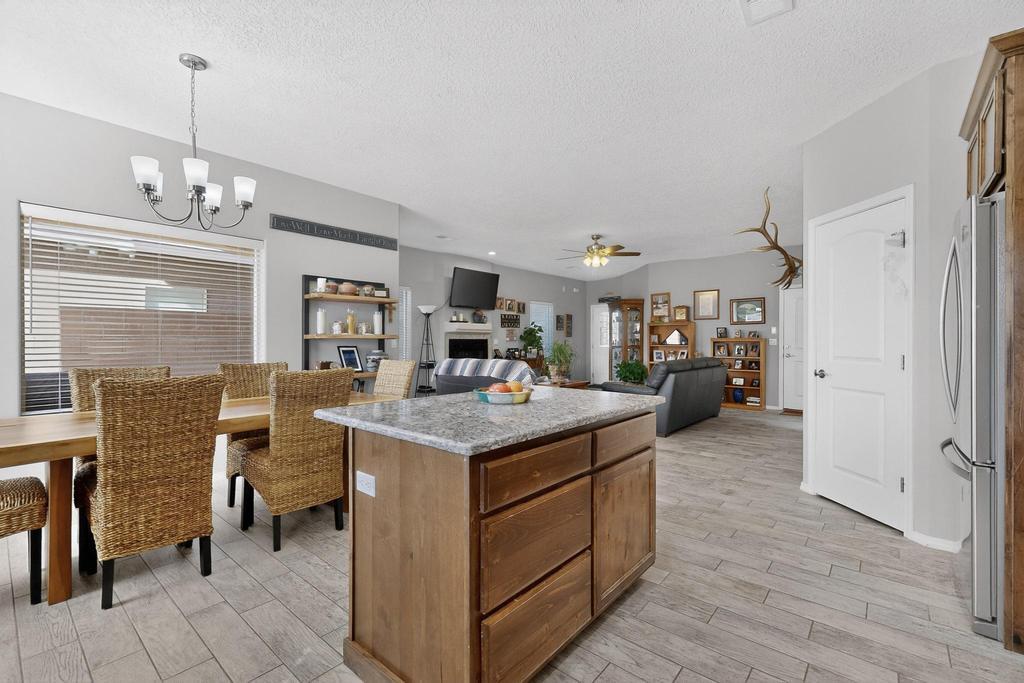 860 Firewheel Loop SW