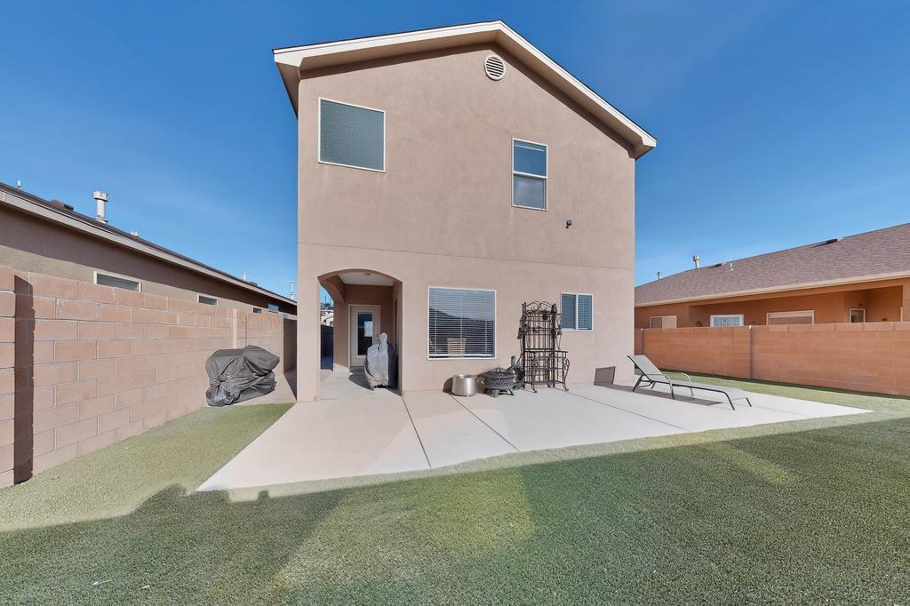 860 Firewheel Loop SW