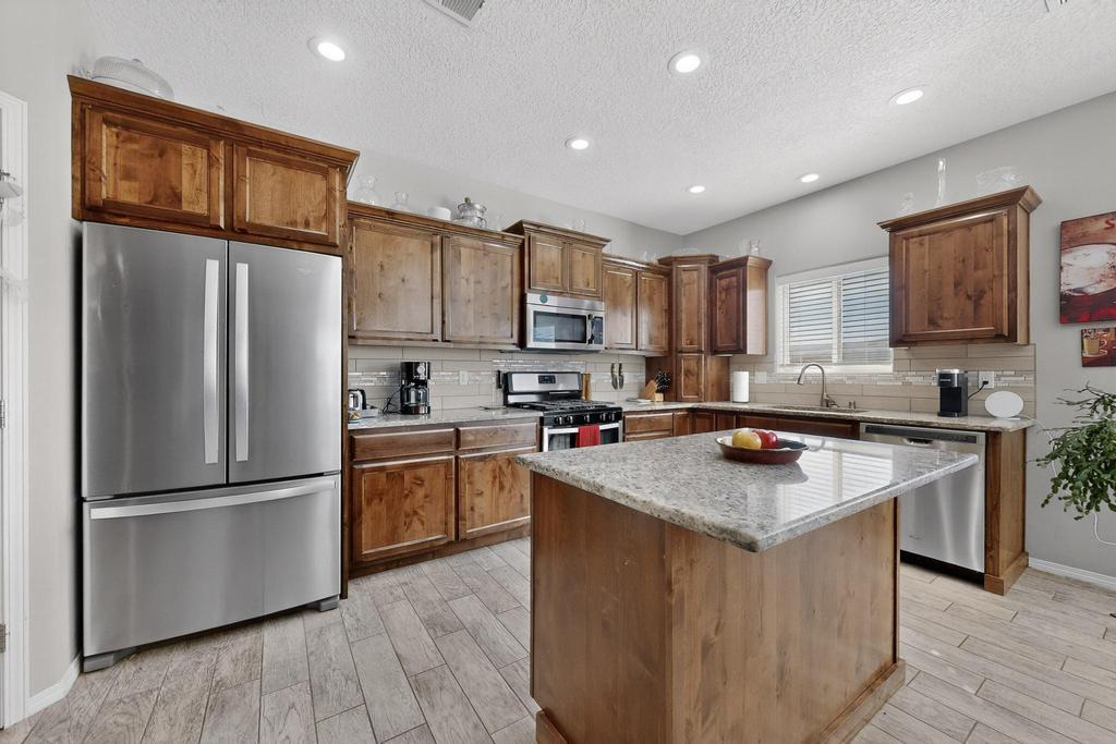 860 Firewheel Loop SW