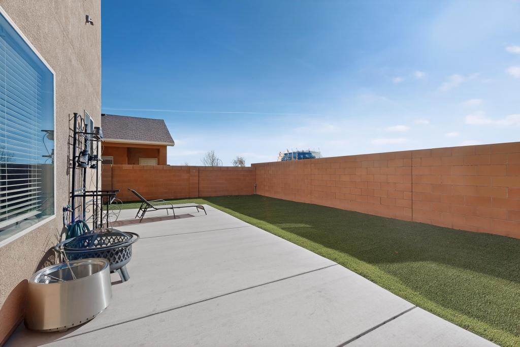 860 Firewheel Loop SW