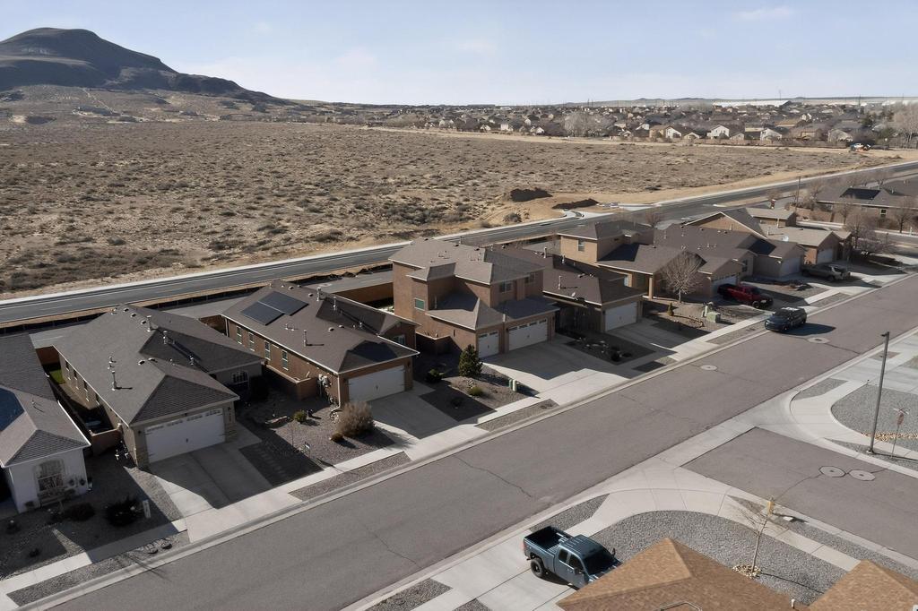 860 Firewheel Loop SW