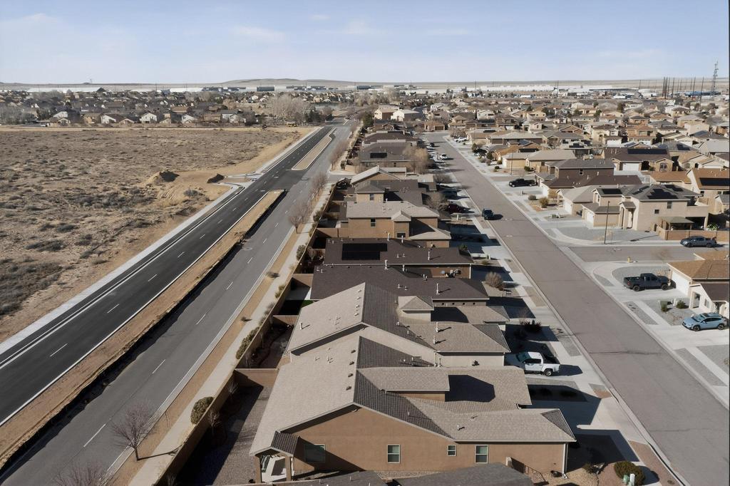 860 Firewheel Loop SW