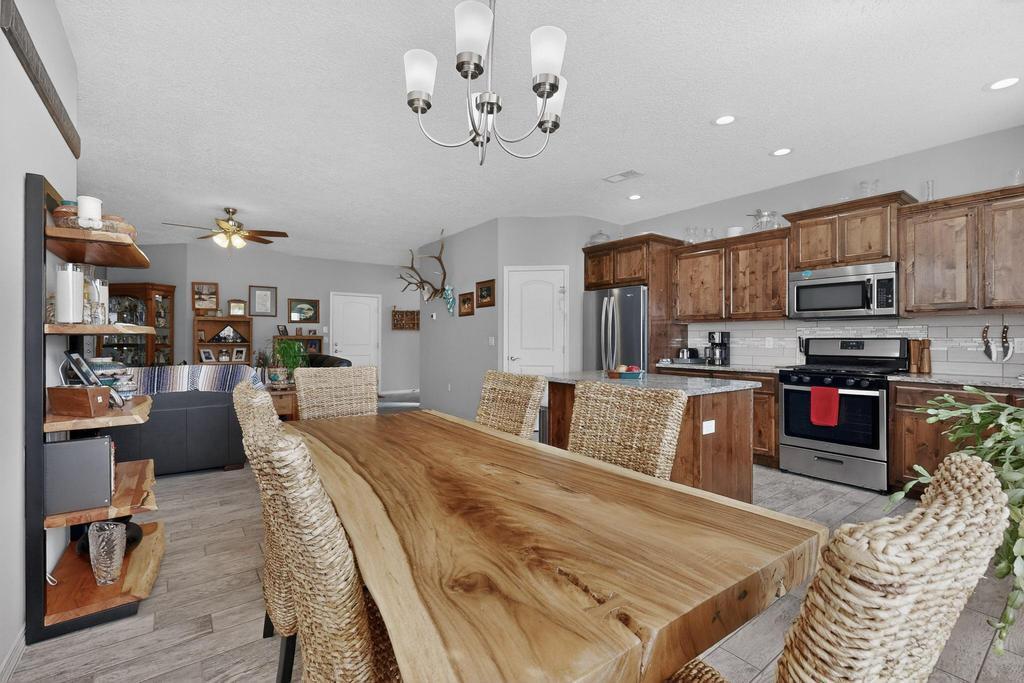 860 Firewheel Loop SW