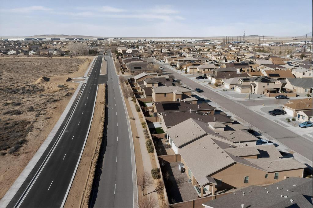 860 Firewheel Loop SW