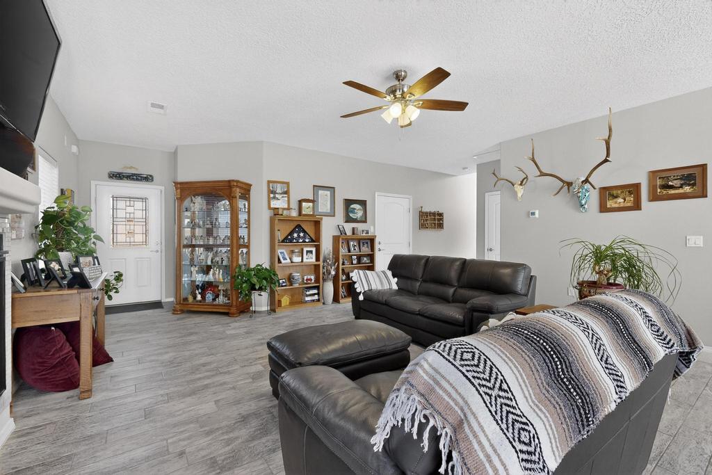 860 Firewheel Loop SW