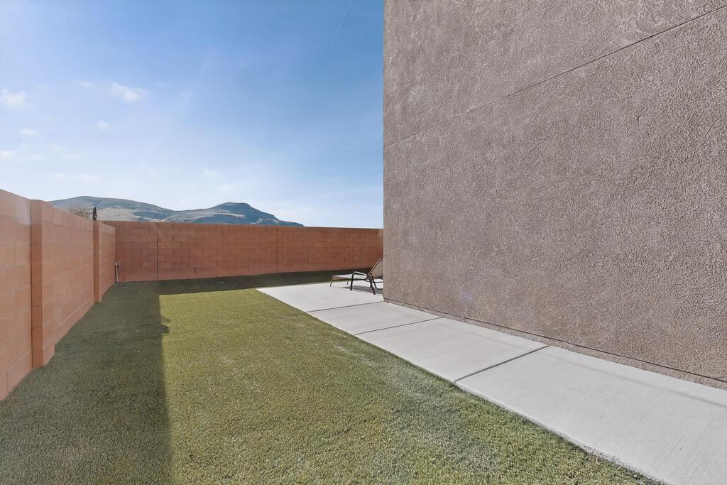 860 Firewheel Loop SW