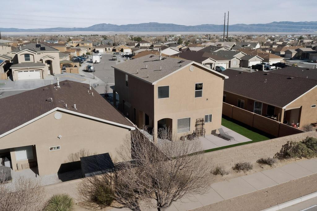 860 Firewheel Loop SW