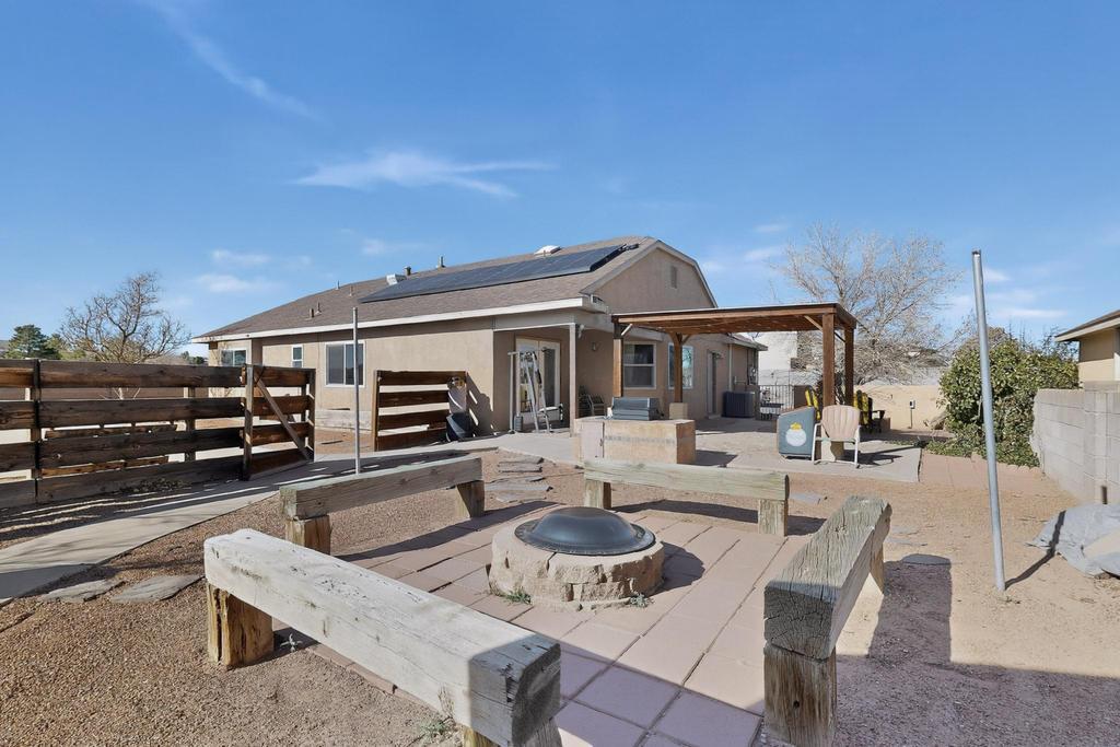 4049 Montreal Loop NE