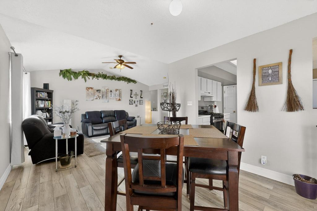 4049 Montreal Loop NE