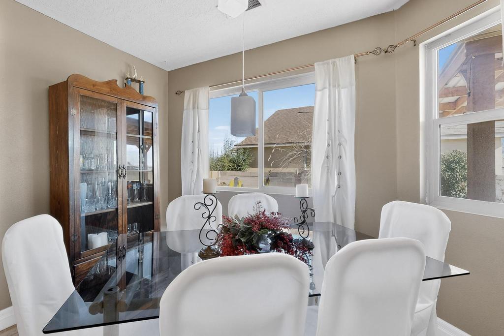 4049 Montreal Loop NE