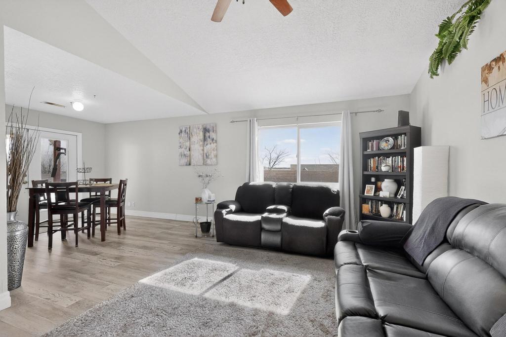 4049 Montreal Loop NE