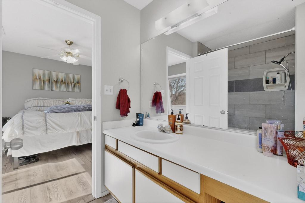 4049 Montreal Loop NE