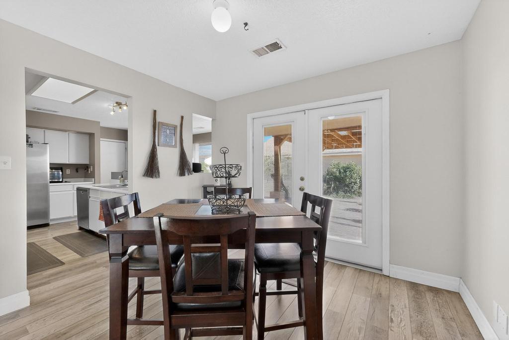 4049 Montreal Loop NE