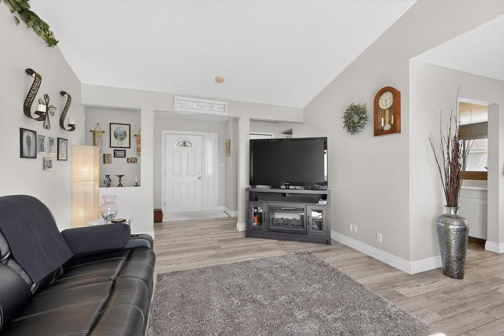 4049 Montreal Loop NE