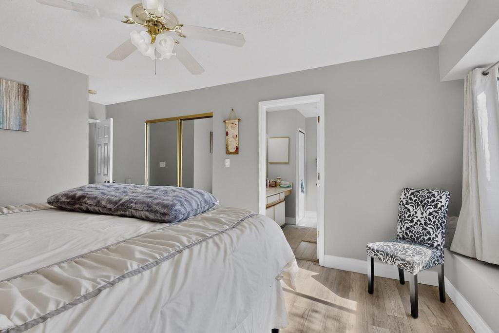 4049 Montreal Loop NE