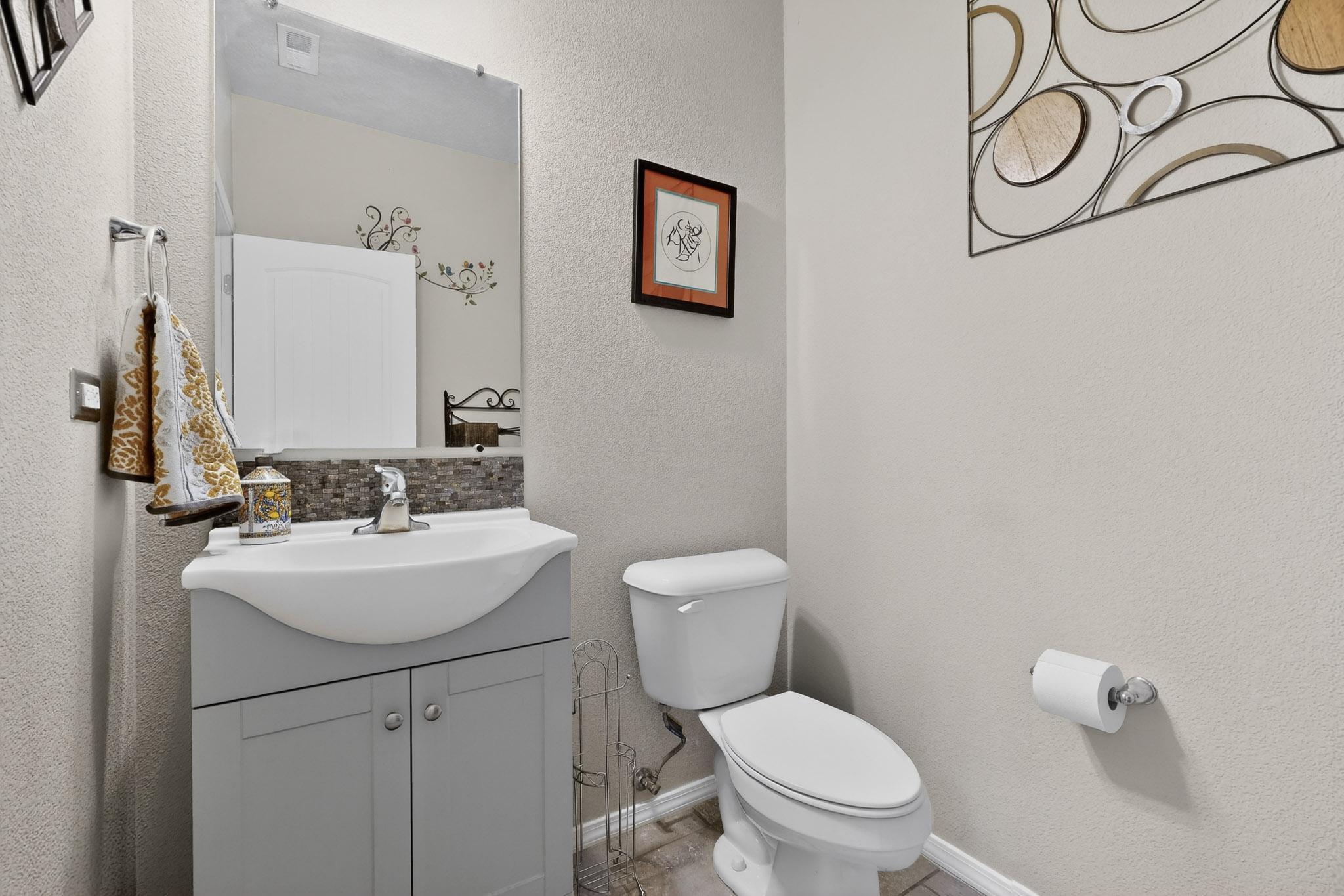 839 Ekarma Drive NW