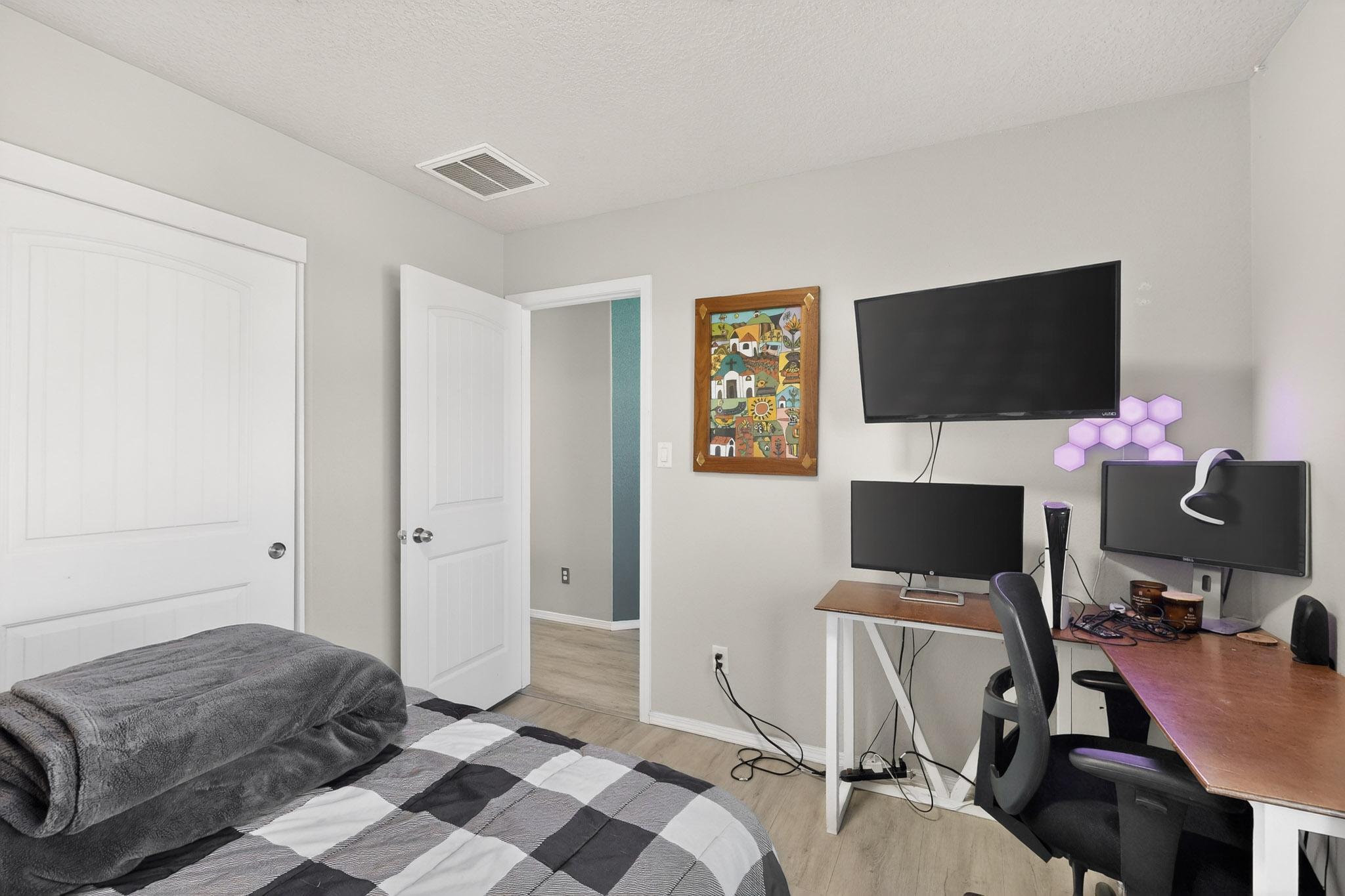 839 Ekarma Drive NW