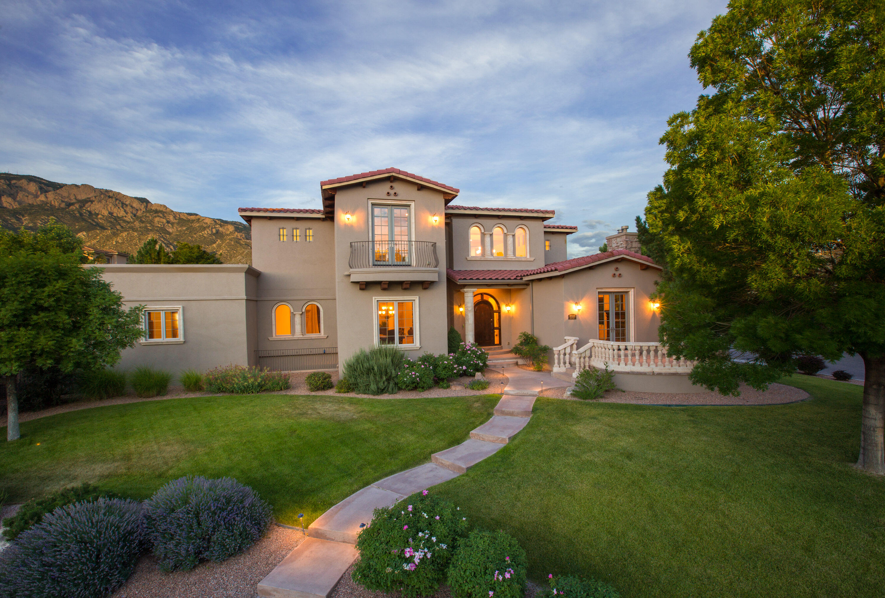 8800 Tiffany Bud Court NE