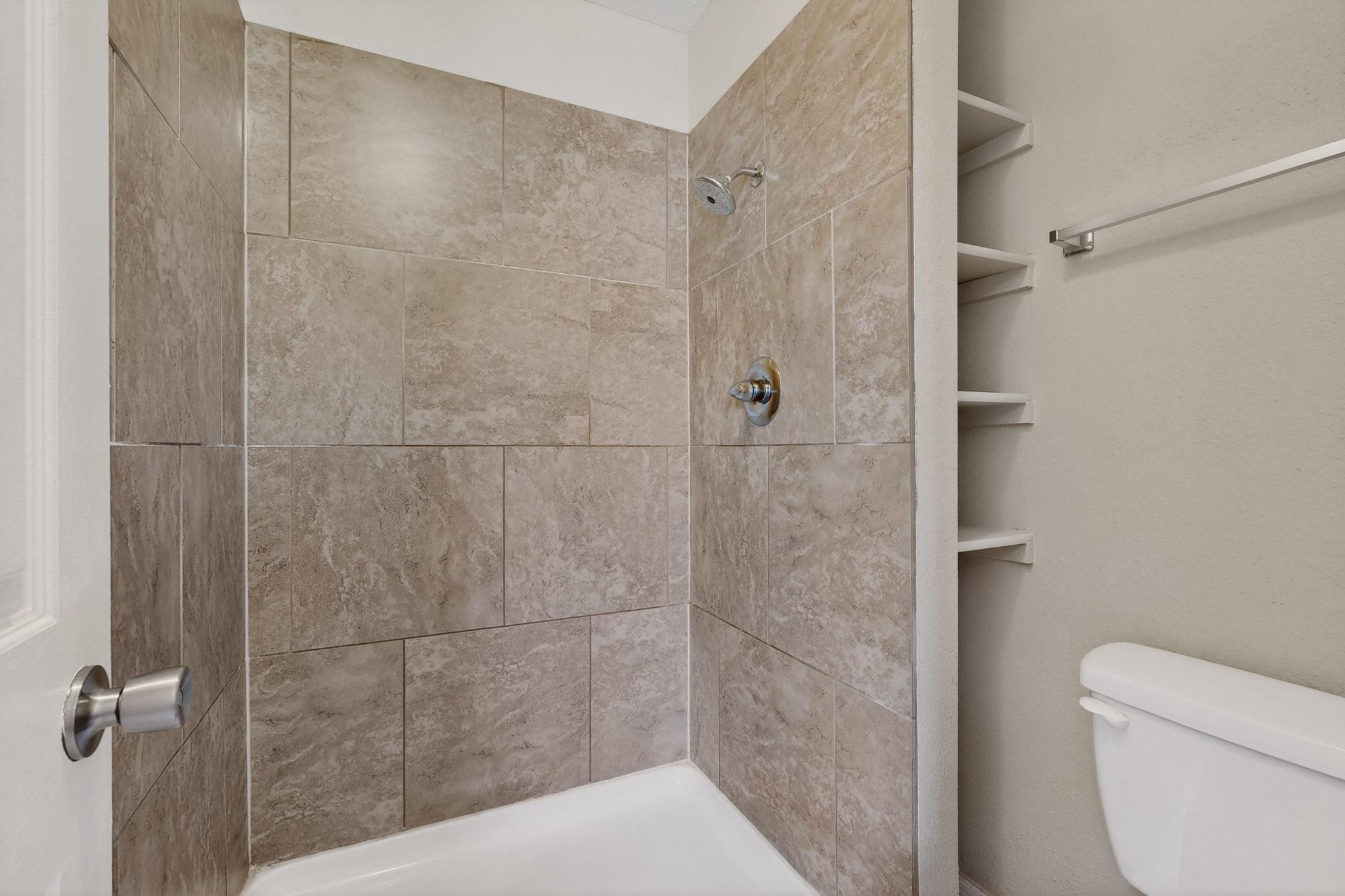 6921 White Pine Place NE