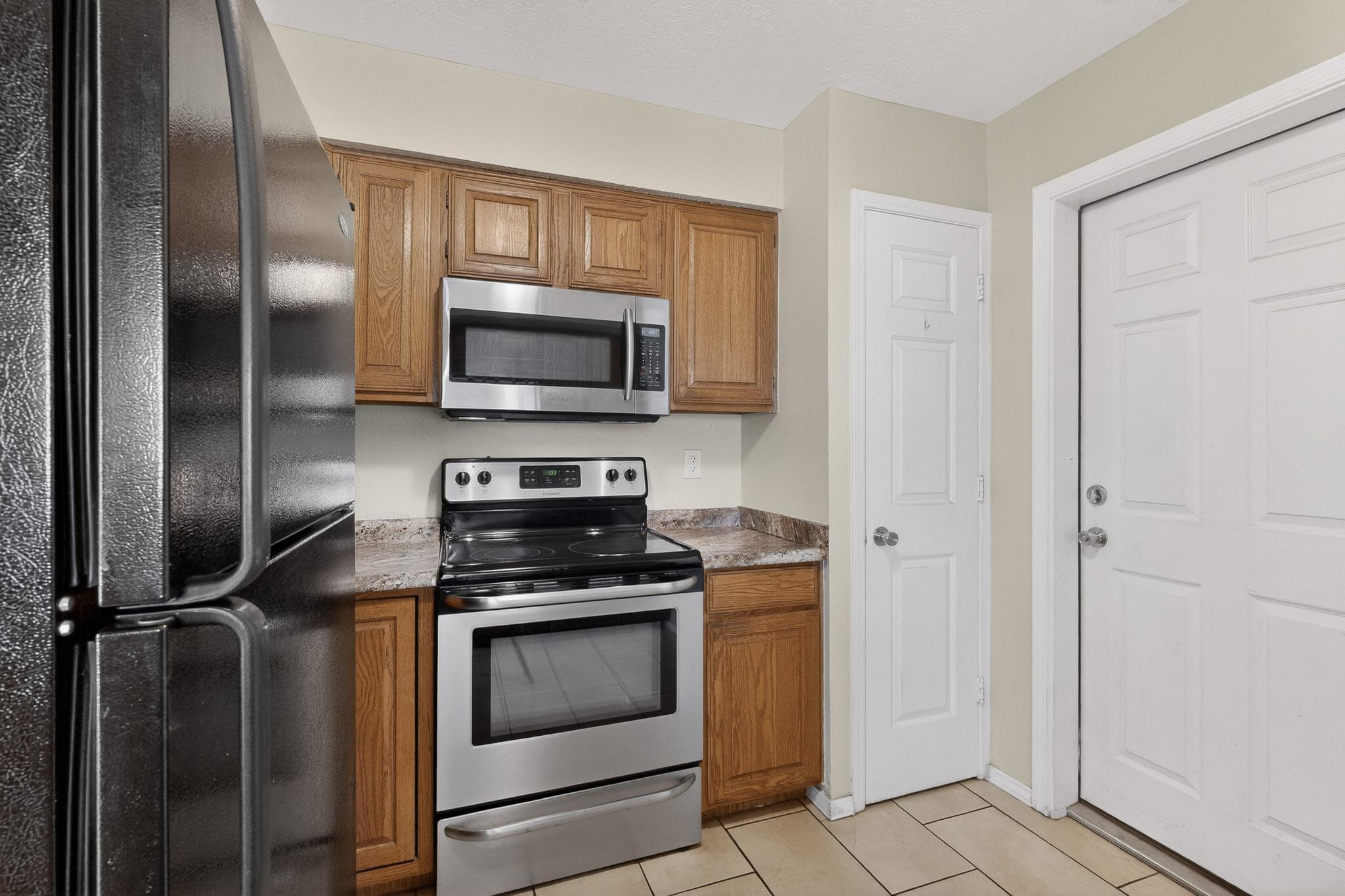 6921 White Pine Place NE