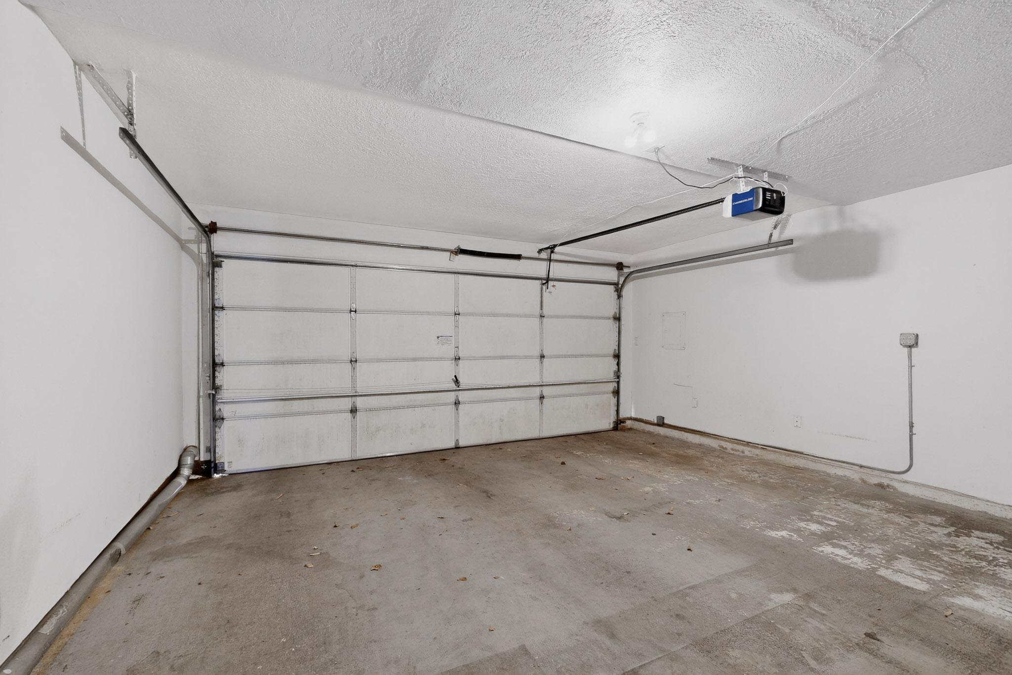 6921 White Pine Place NE