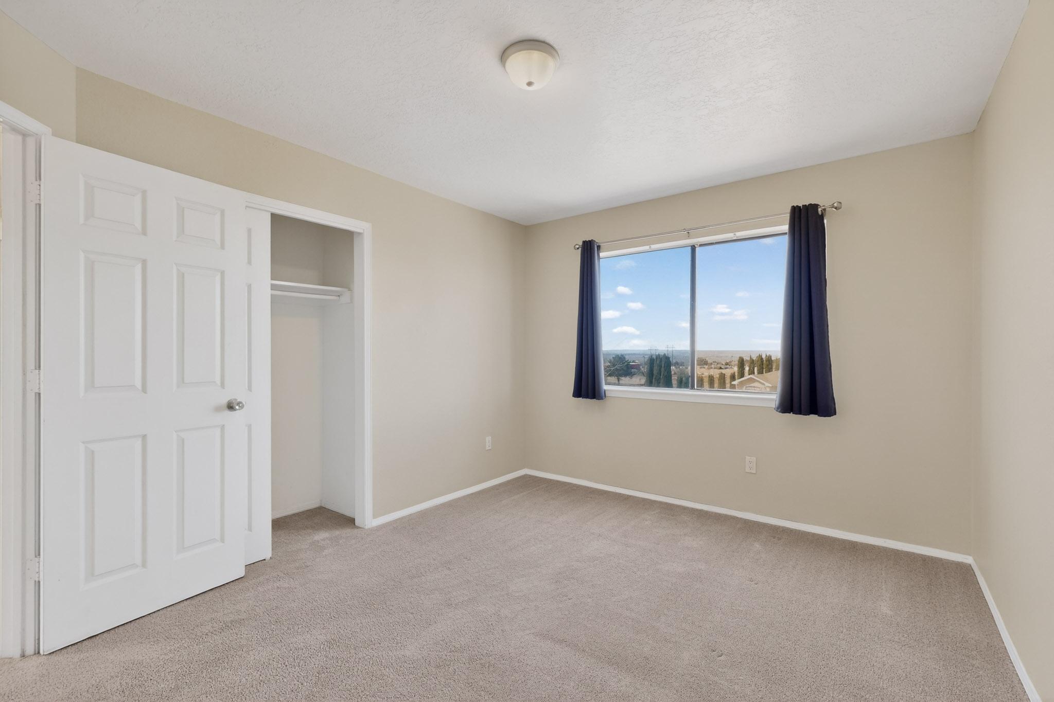 6921 White Pine Place NE