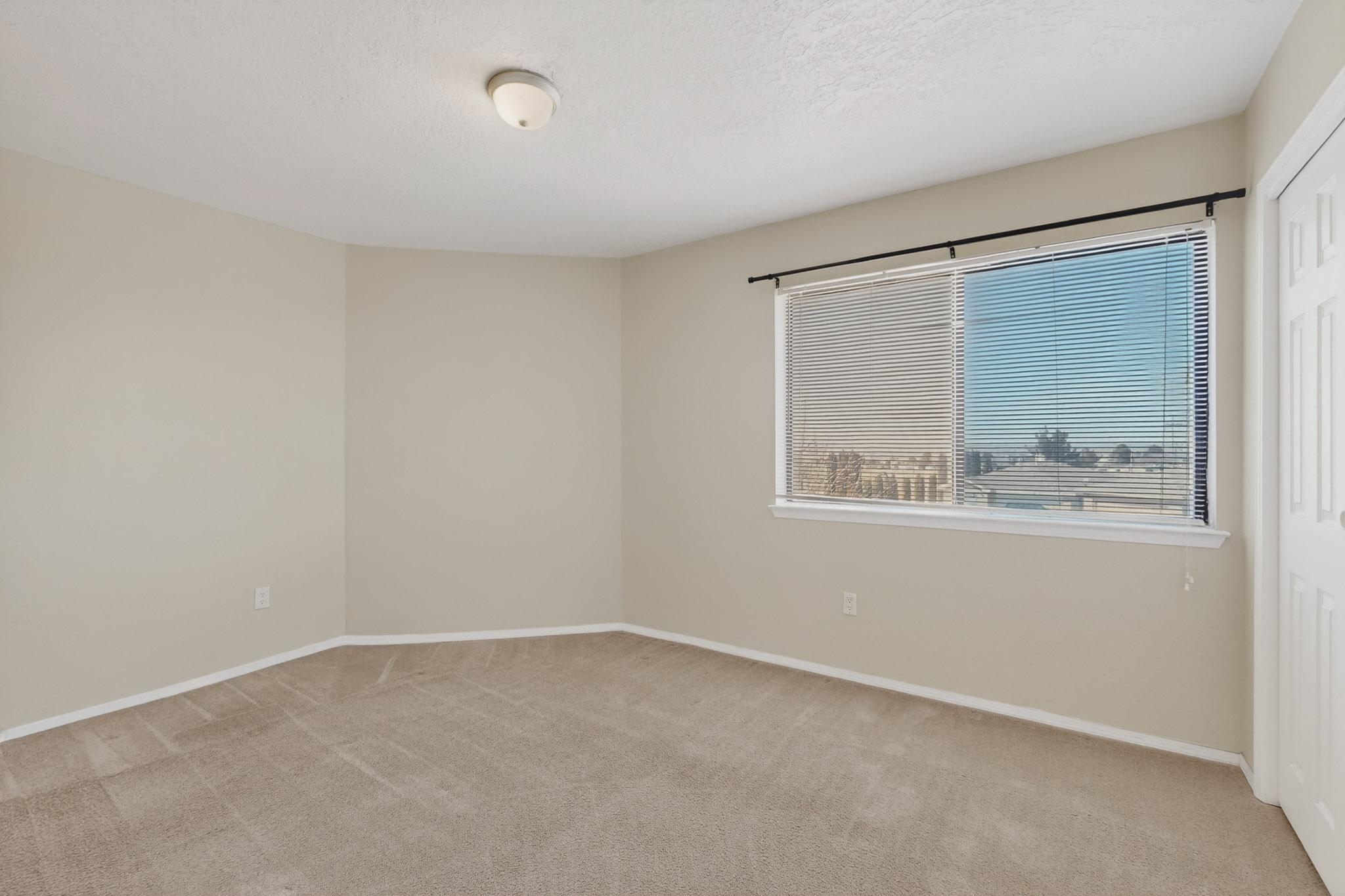 6921 White Pine Place NE