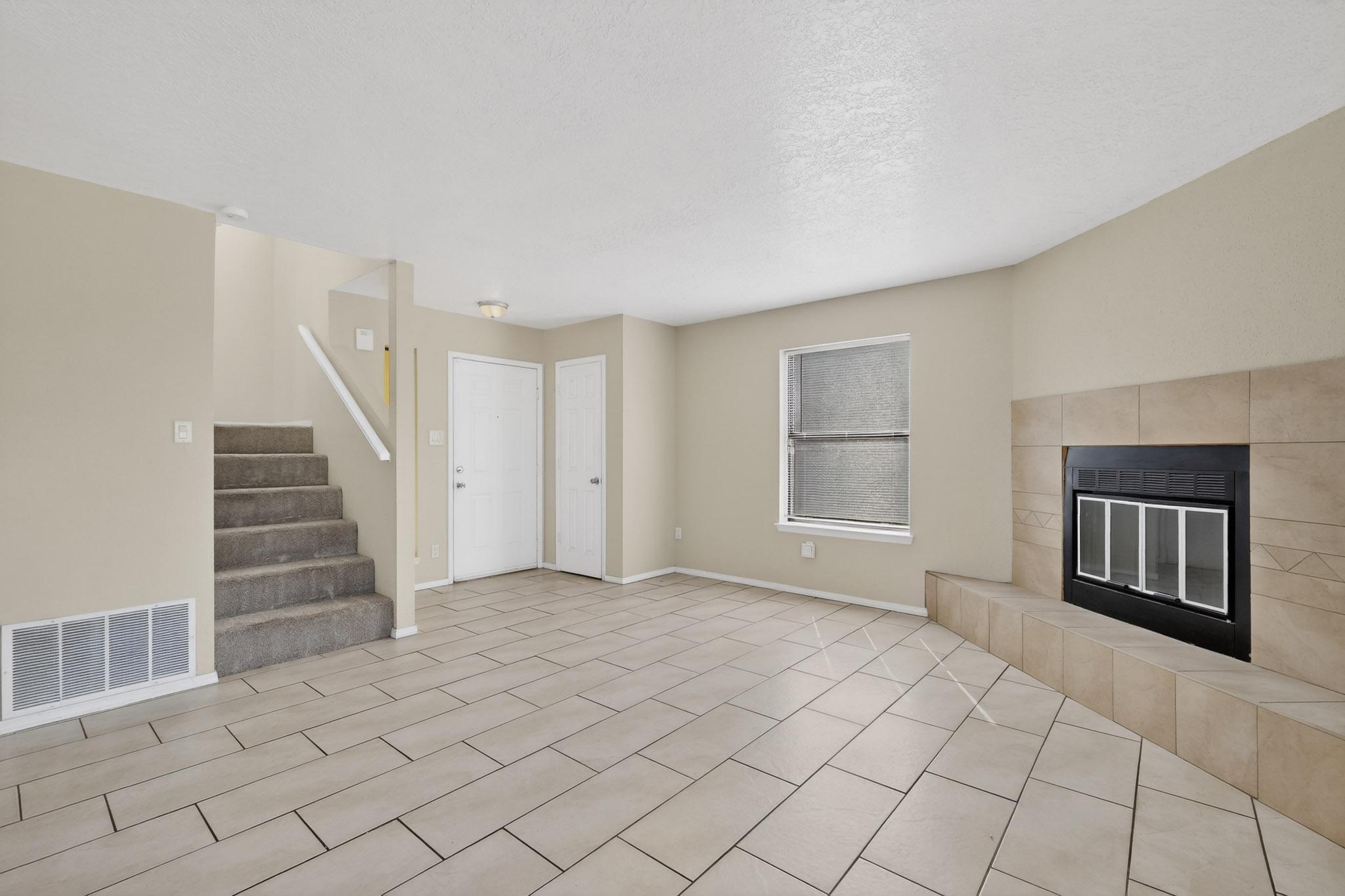 6921 White Pine Place NE