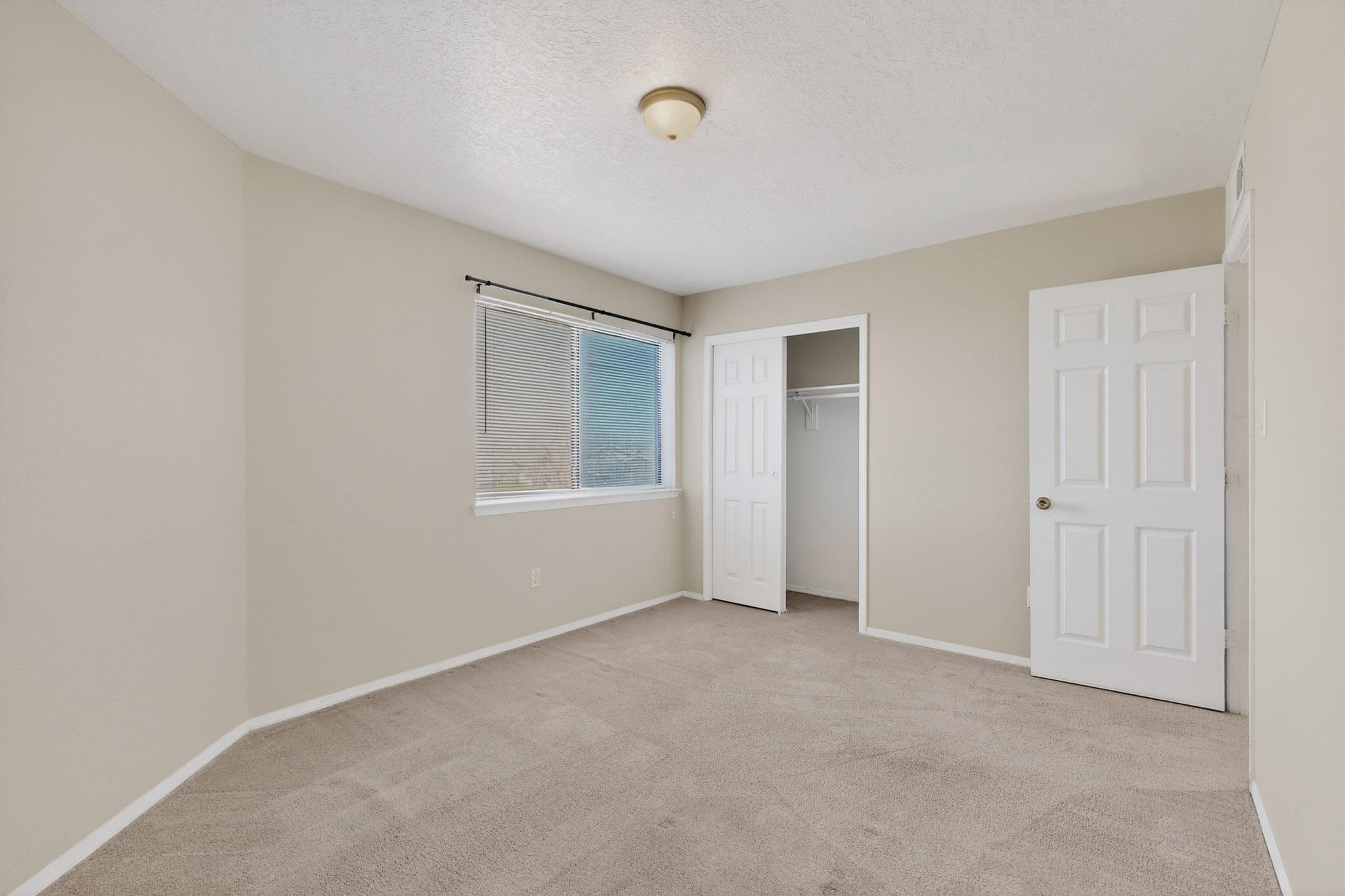 6921 White Pine Place NE