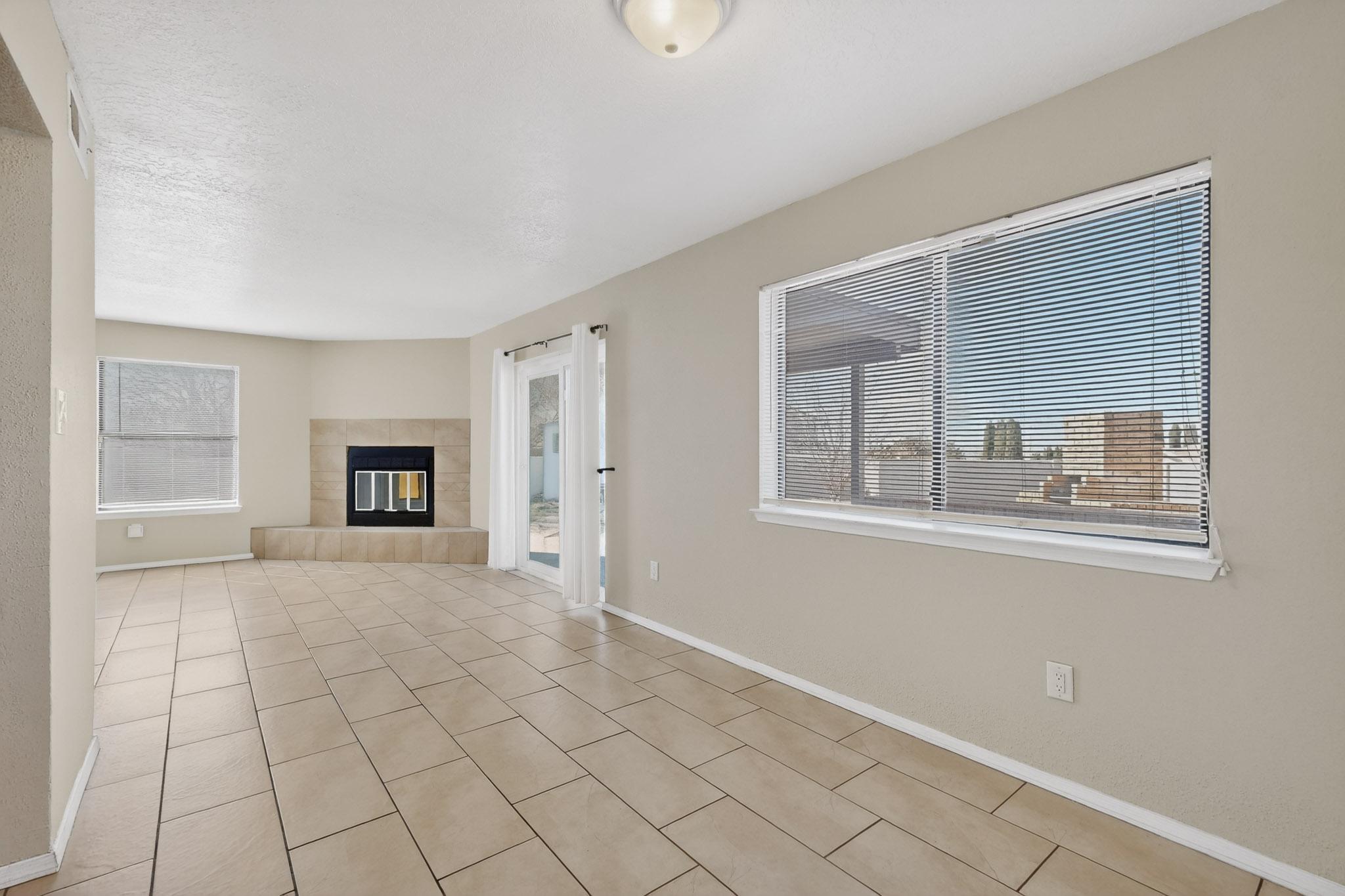 6921 White Pine Place NE