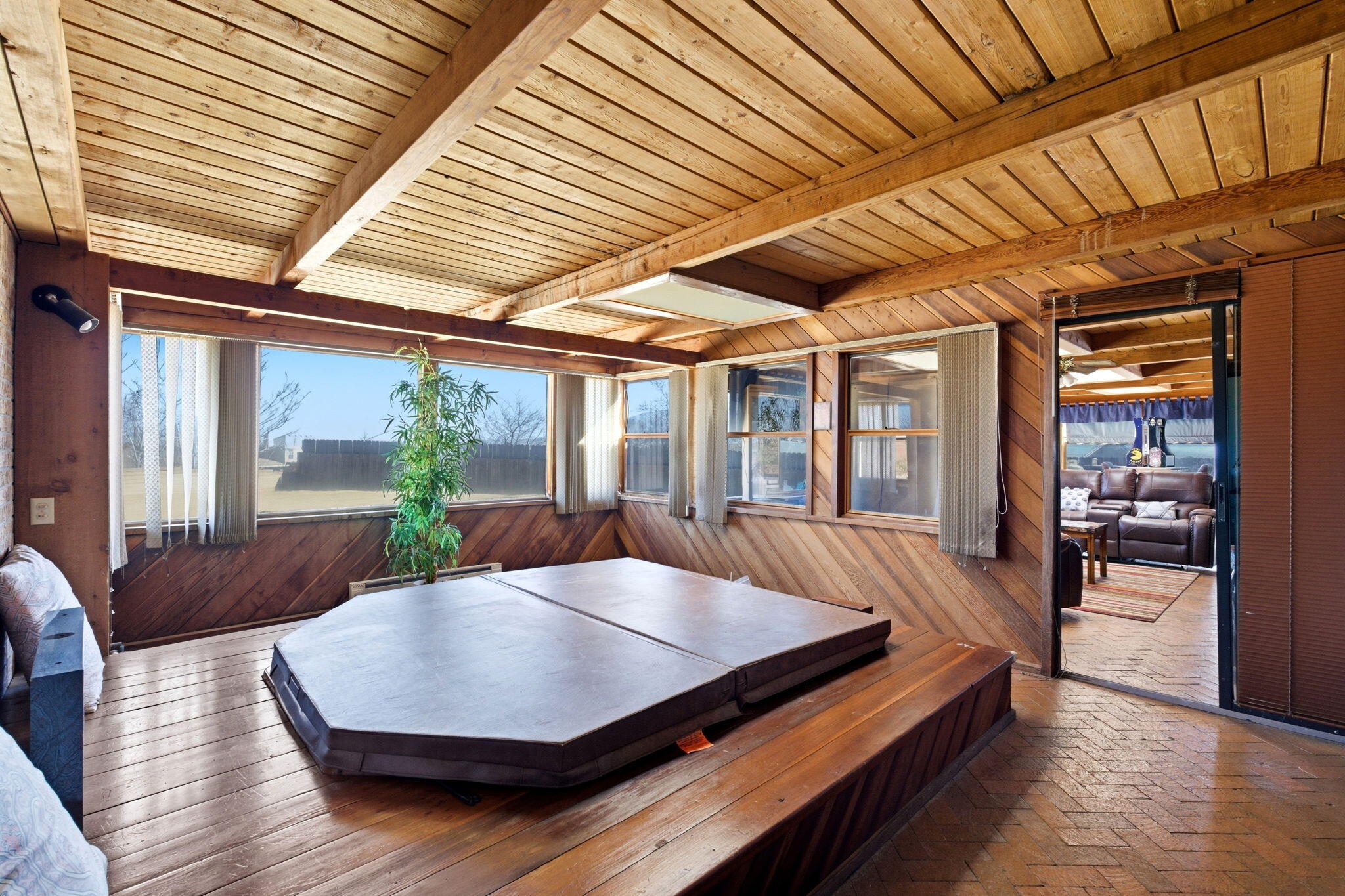 10012 Clearwater Court NW